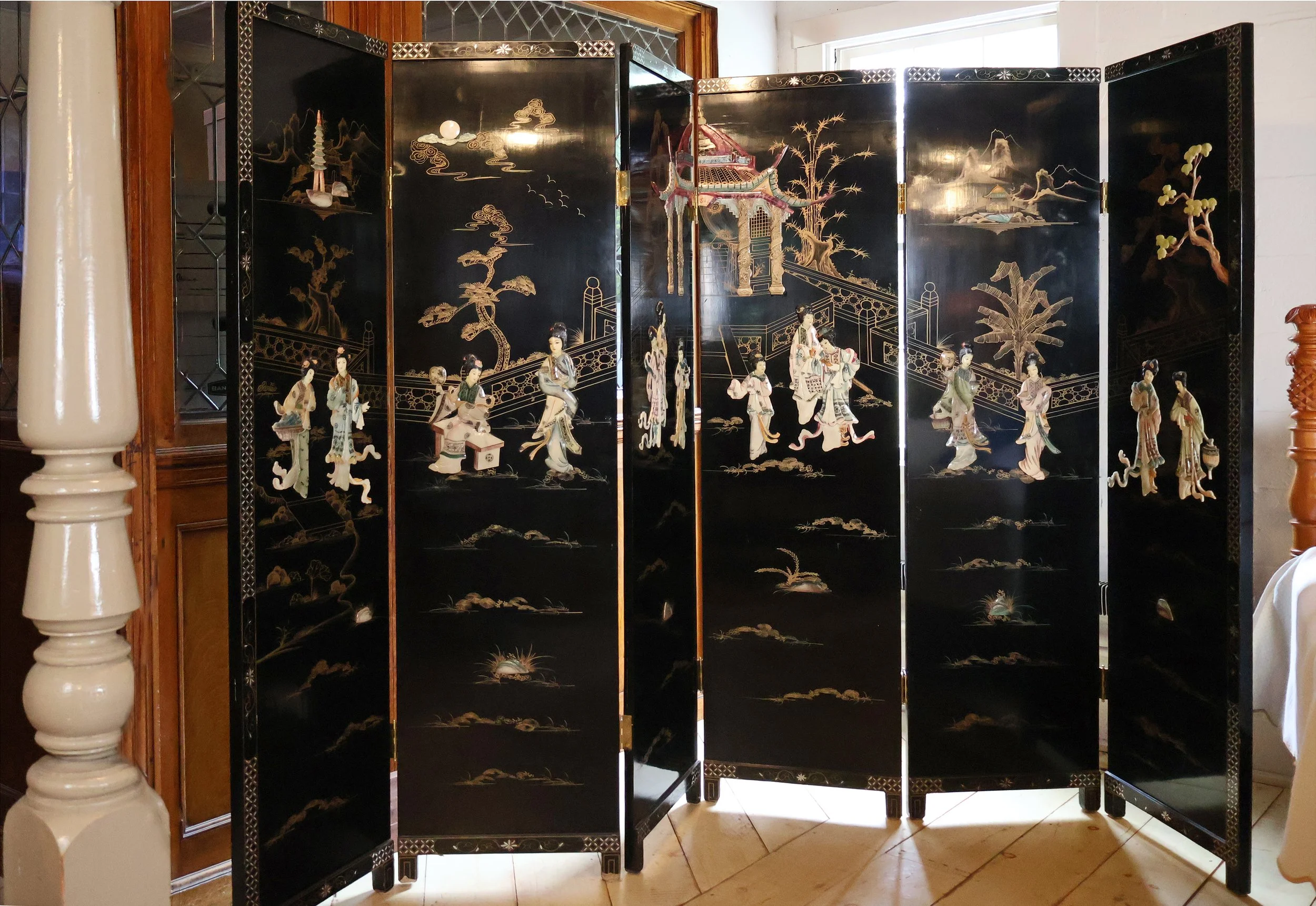 6 Panel Black Lacquer Screen/Room Divider with Mother-of-Pearl and Carved Stone Figures, Not Antique</p> SKU:LG062525<p> </p><p>
