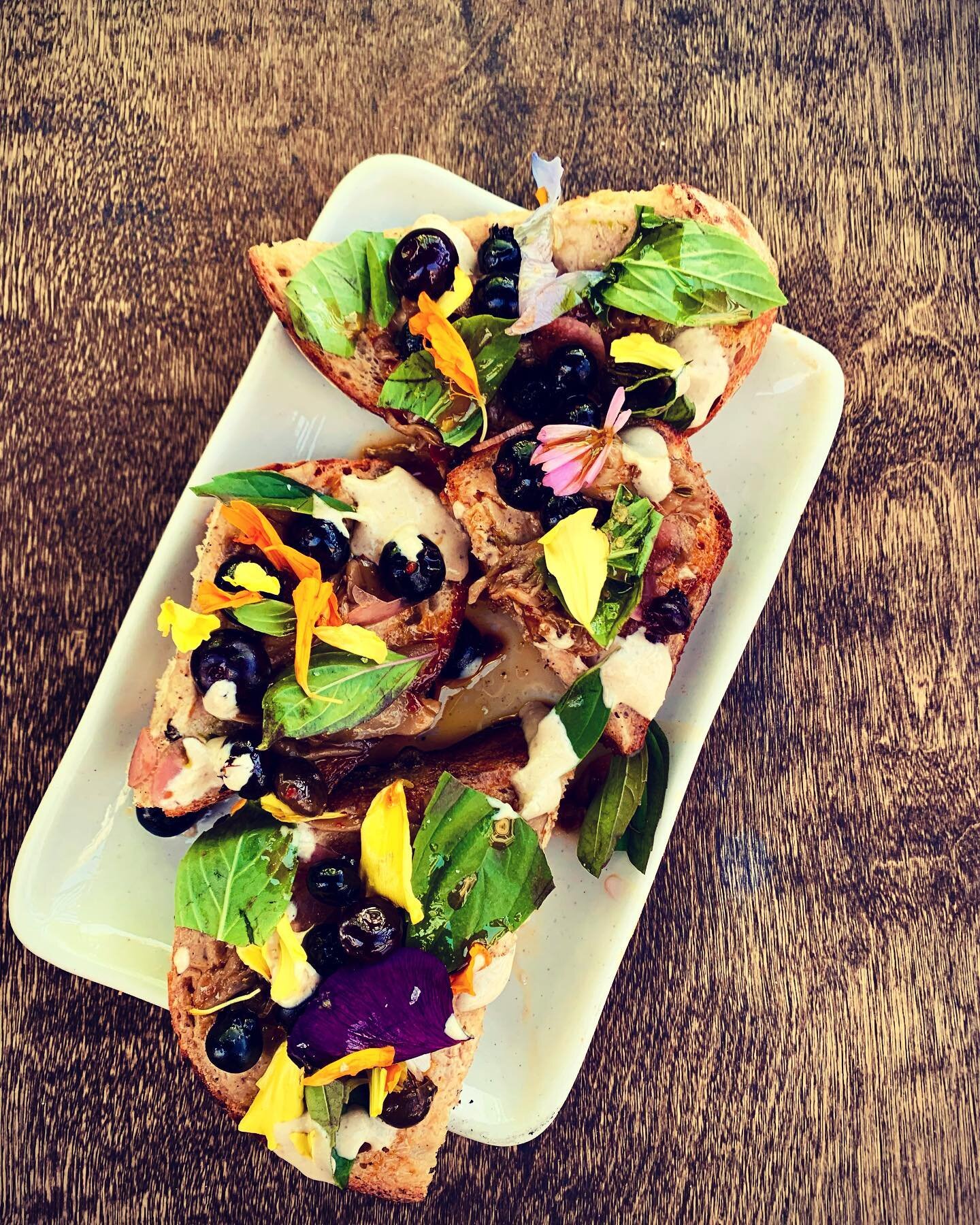 Another Friday, another food post! Here&rsquo;s the newest tartine from @bdrohadaflipphone, black garlic ricotta, mixed @foggydewfungi mushroom conserva, fennel pickled blueberries, and thai basil on grilled sourdough. As lovely to eat as it is to lo