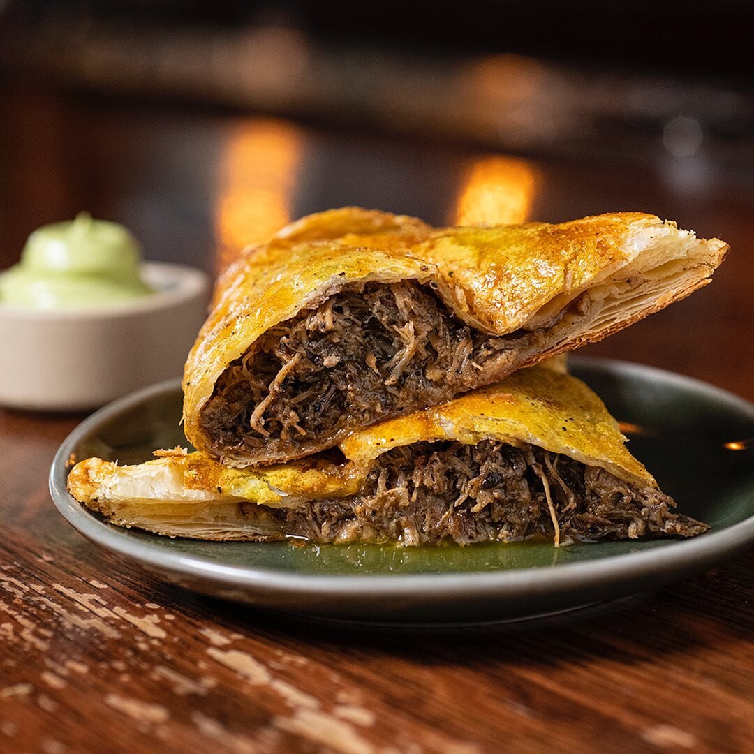 More wonderful comfort food from @bdrohadaflipphone , this is our Jamaican meat patty. Jerked chicken, puff pastry, tangy chimichurri aioli, this is serious drinking food right here! 📸 by @instapizzle #eatlocal #missionbars #realfood #fuckthatsdelic