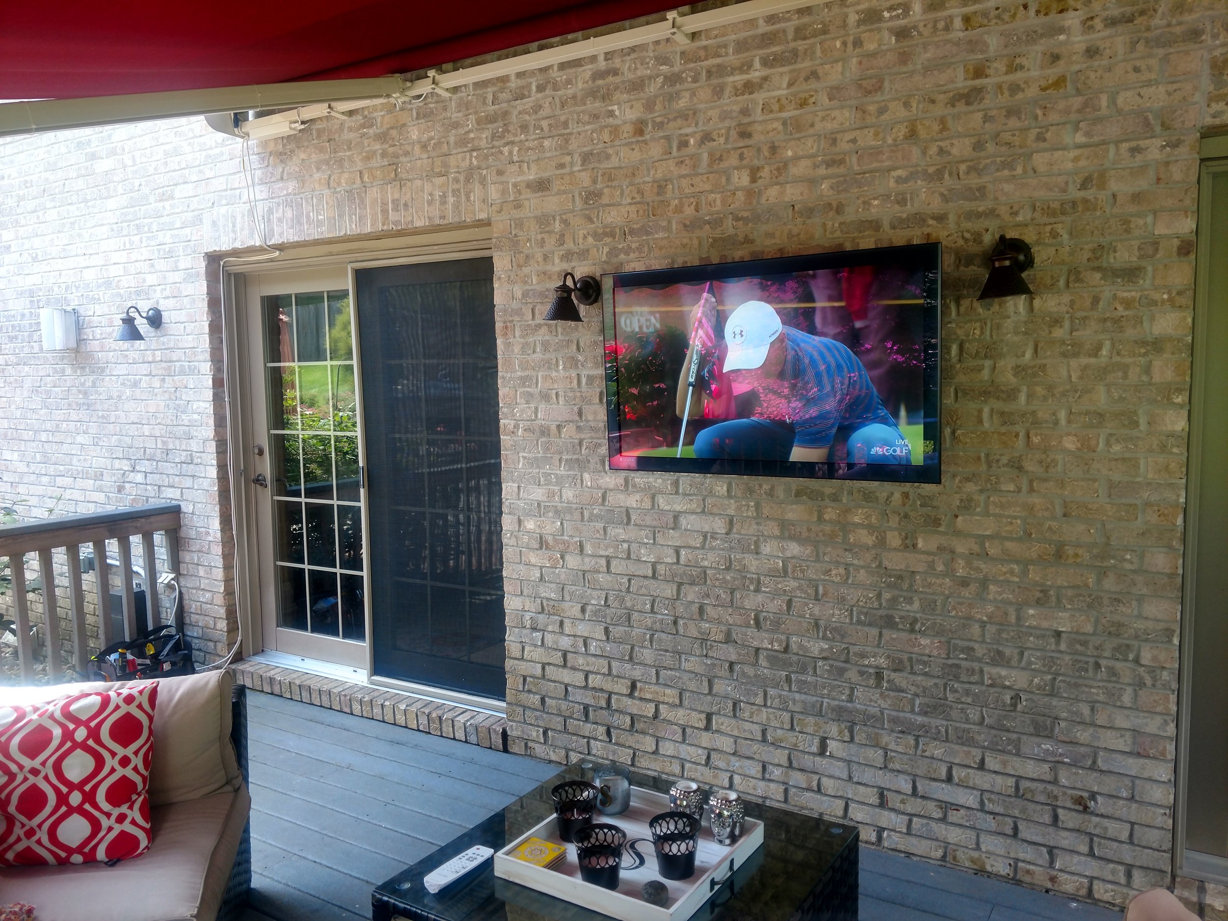 outdoor tv (2) (2).jpg
