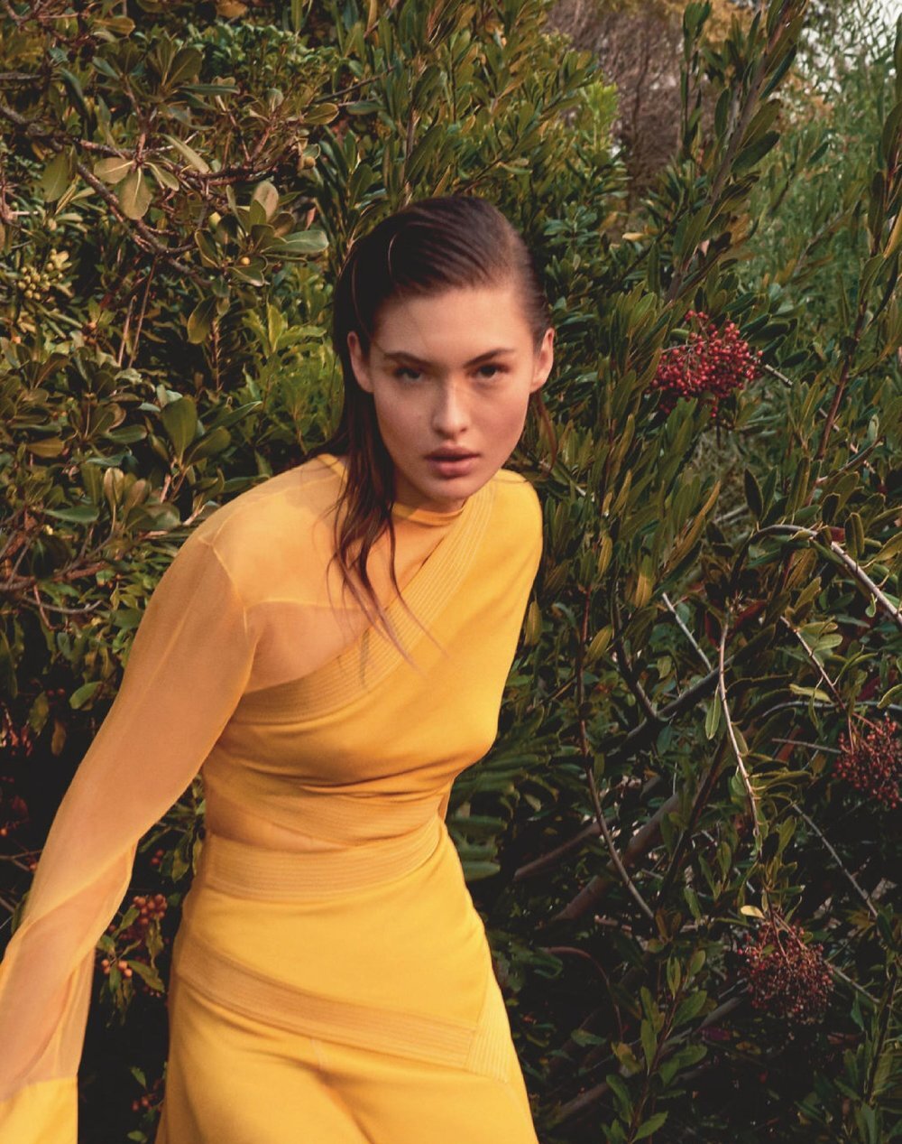 Grace-Elizabeth-Yelena-Yemchuk-Vogue-Russia-April-2019+(2).jpg