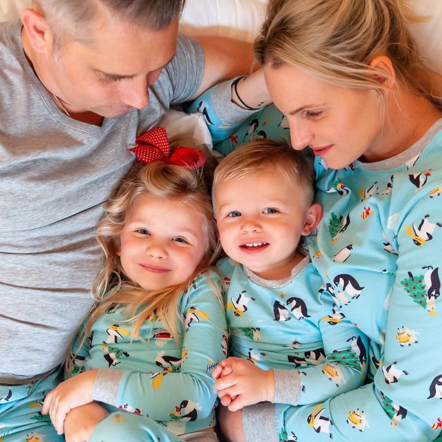 One day they won&rsquo;t sit still long enough for these sweet snuggles. Savor the moment &hearts;️ :
:
:
:
:
:
:
#howheasked 
#thedailywedding 
#fineartweddingphotographer 
#chicagoweddingphotographer 
#chicagowedding 
#chicagoweddings 
#chicagowedd