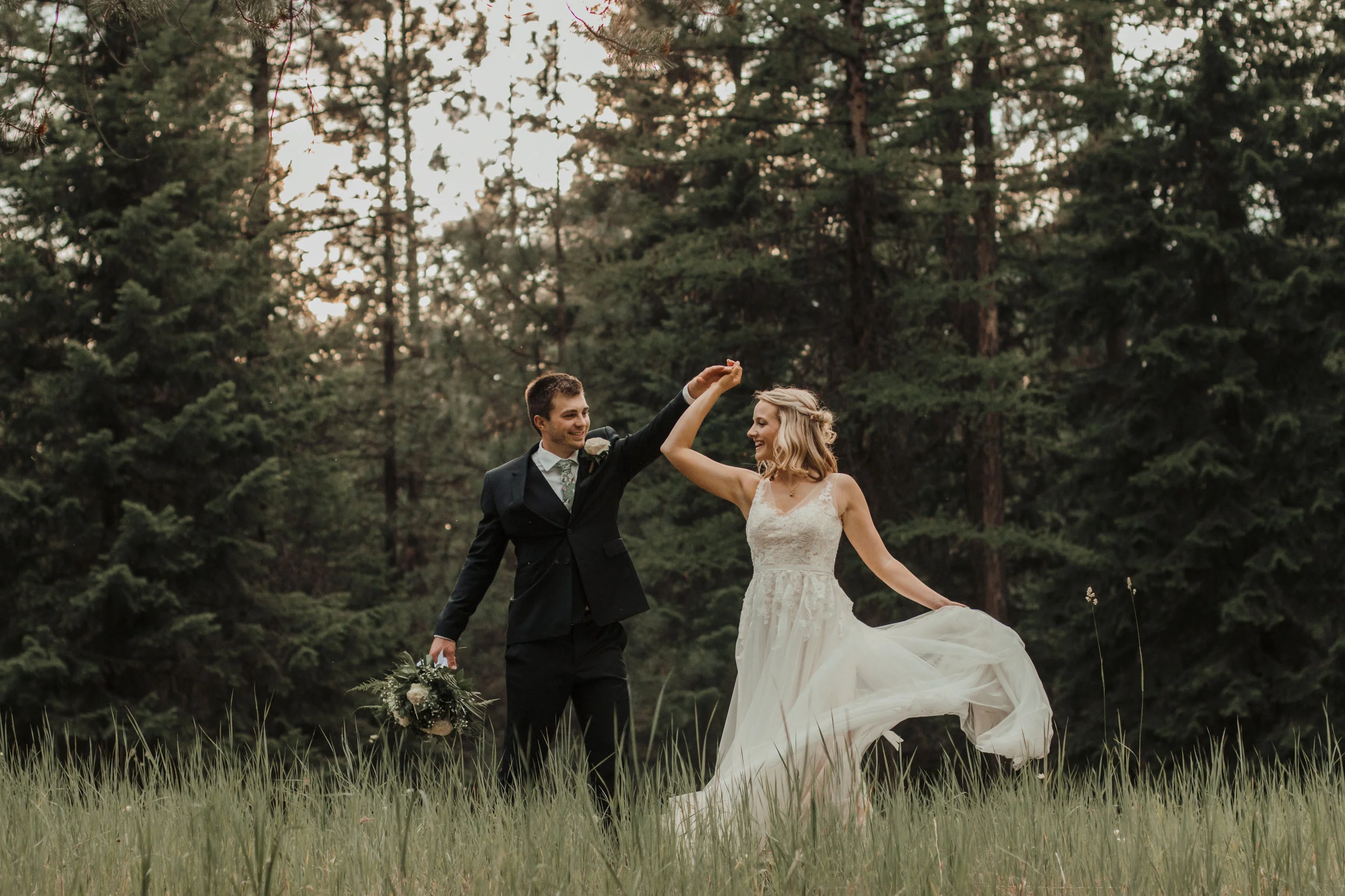 Jaron + Evelyn Laws || Thompson Falls, Montana Wedding Photos