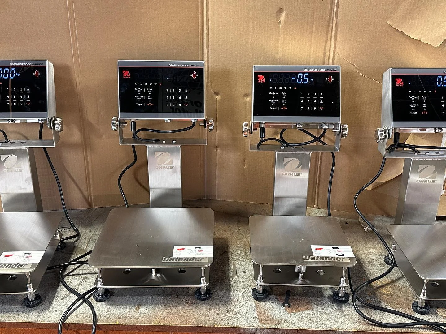 Ohaus Defender 6000 Bench Scale Systems
5,000 gram x 0.5g
9.8&rdquo;x9.8&rdquo;
12.5KG x 0.001kg
11.8&rdquo;x11.8&rdquo;
IP69K indicator
IP68 load cell and base
This is a food grade bench scale NSF Certified
New design!
Operation modes include genera