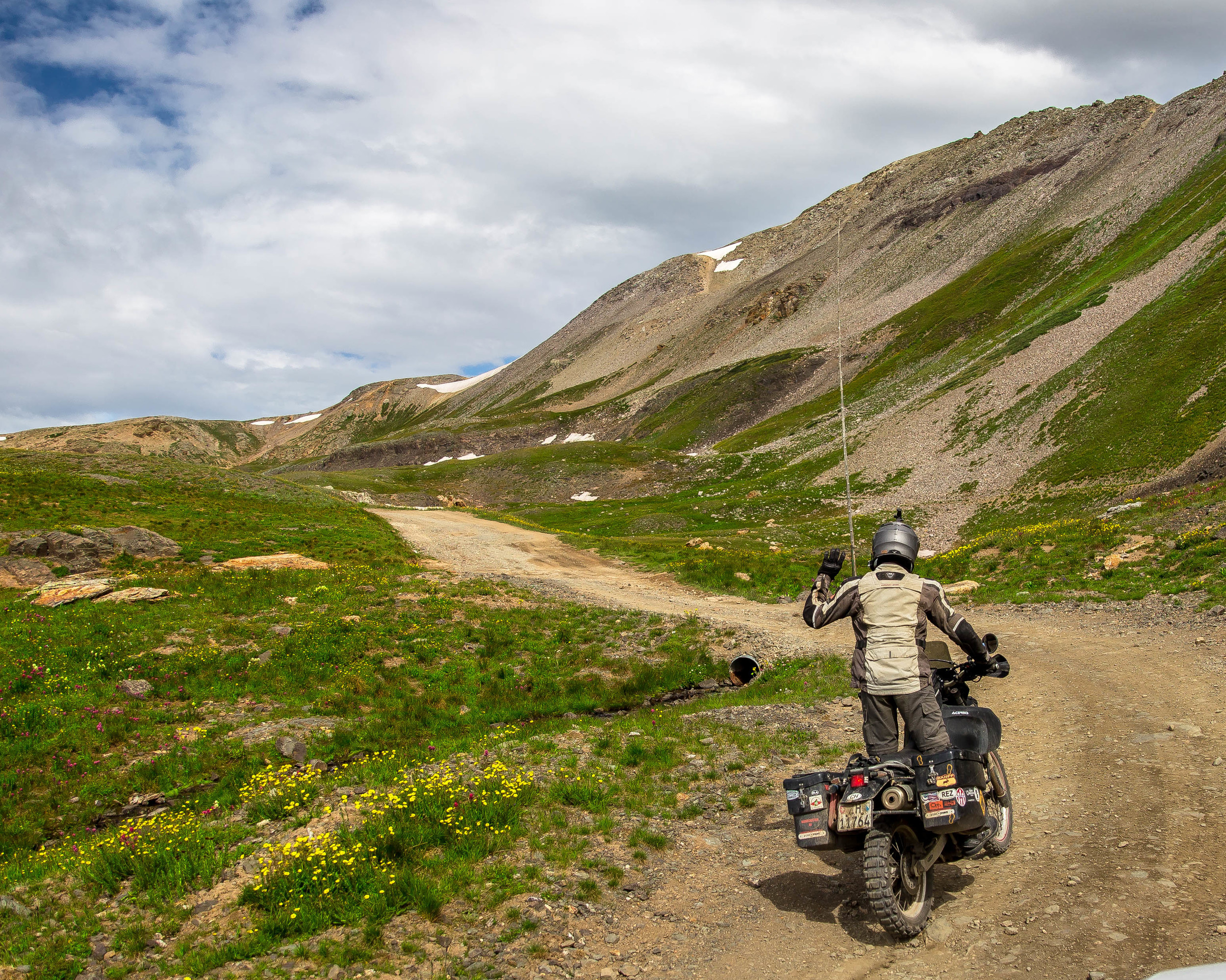 Towards Black Bear Pass