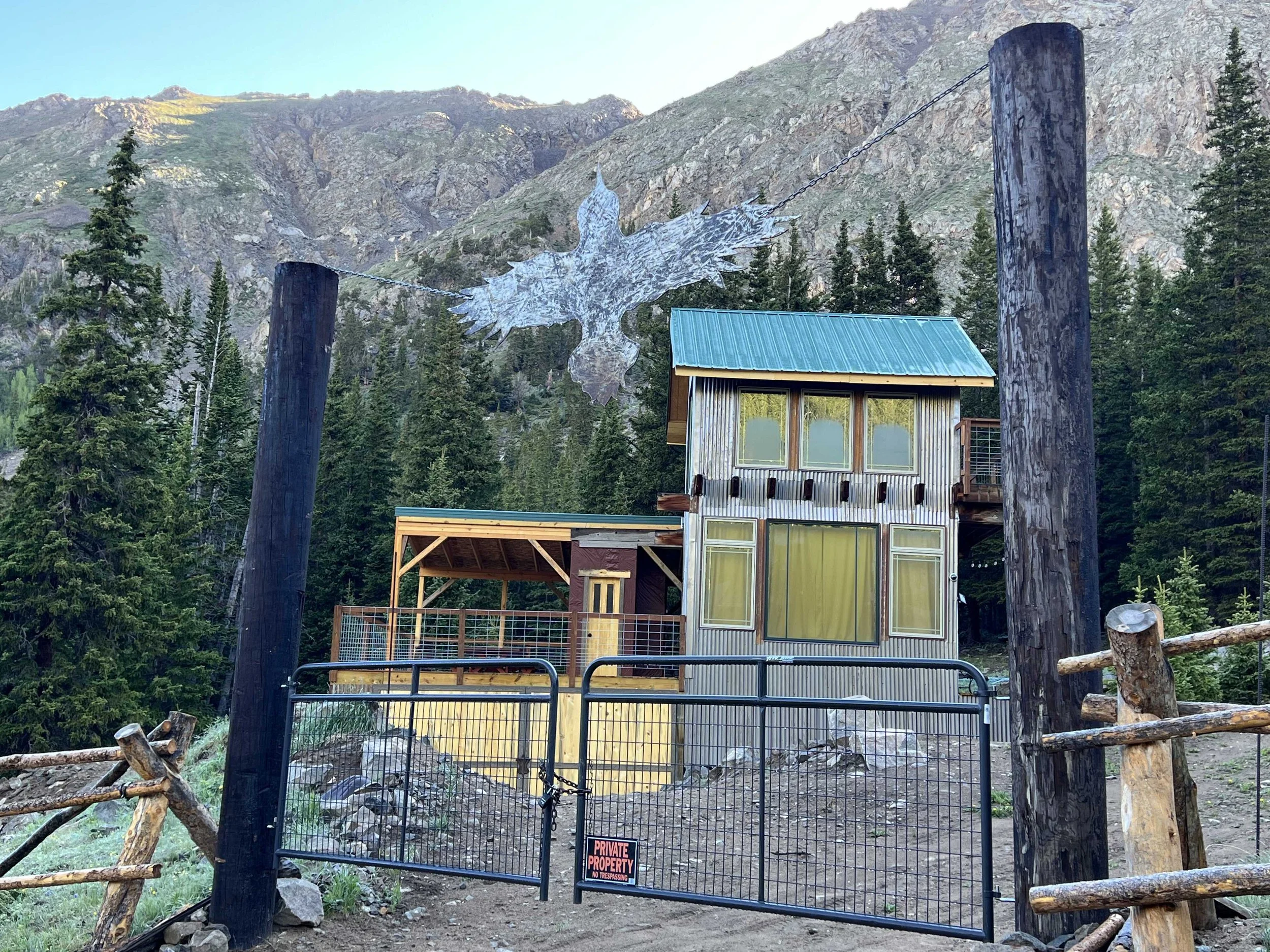  a cool house on the way down from the Gray’s Peak trailhead 