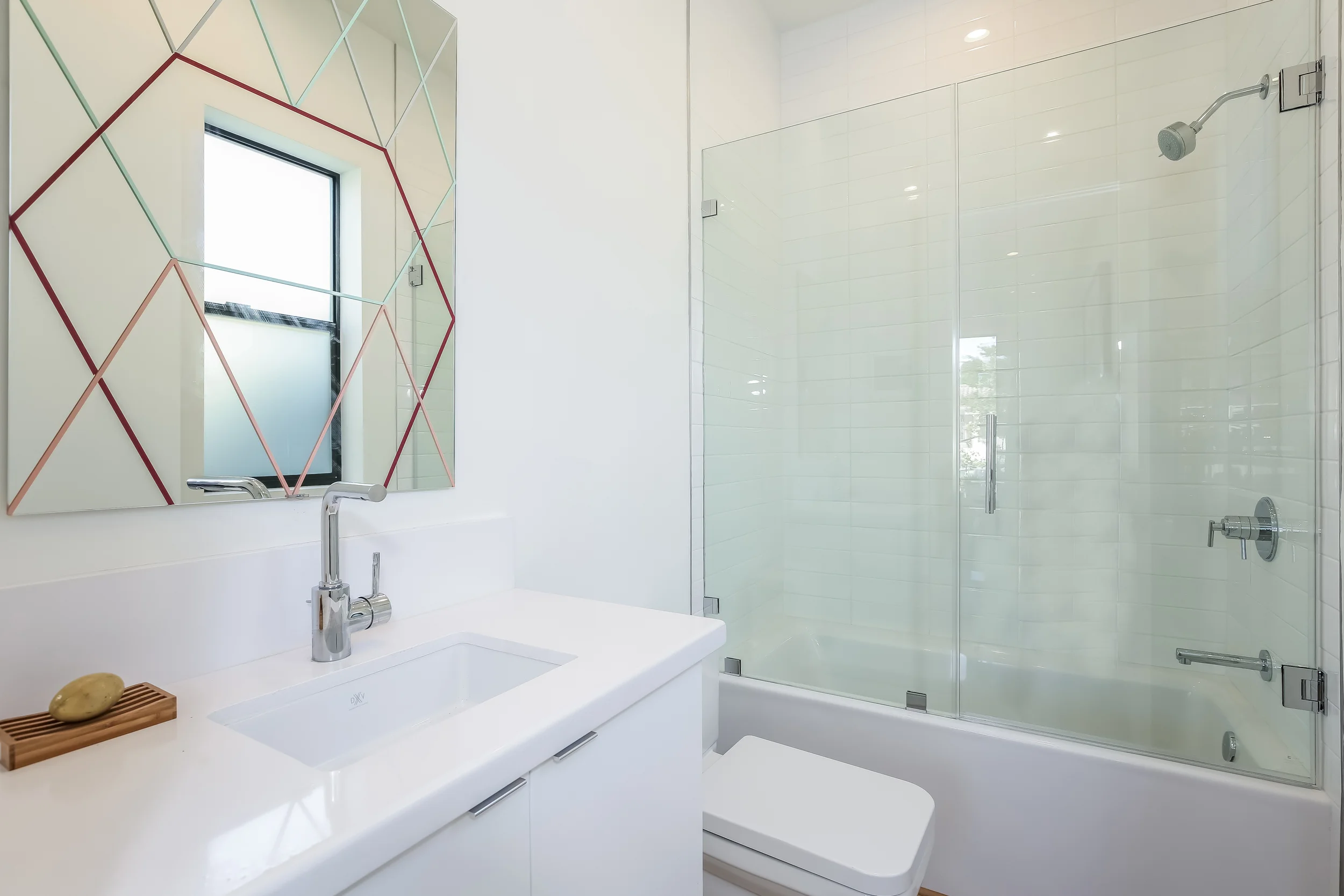 006-Bathroom-1982655-large.jpg