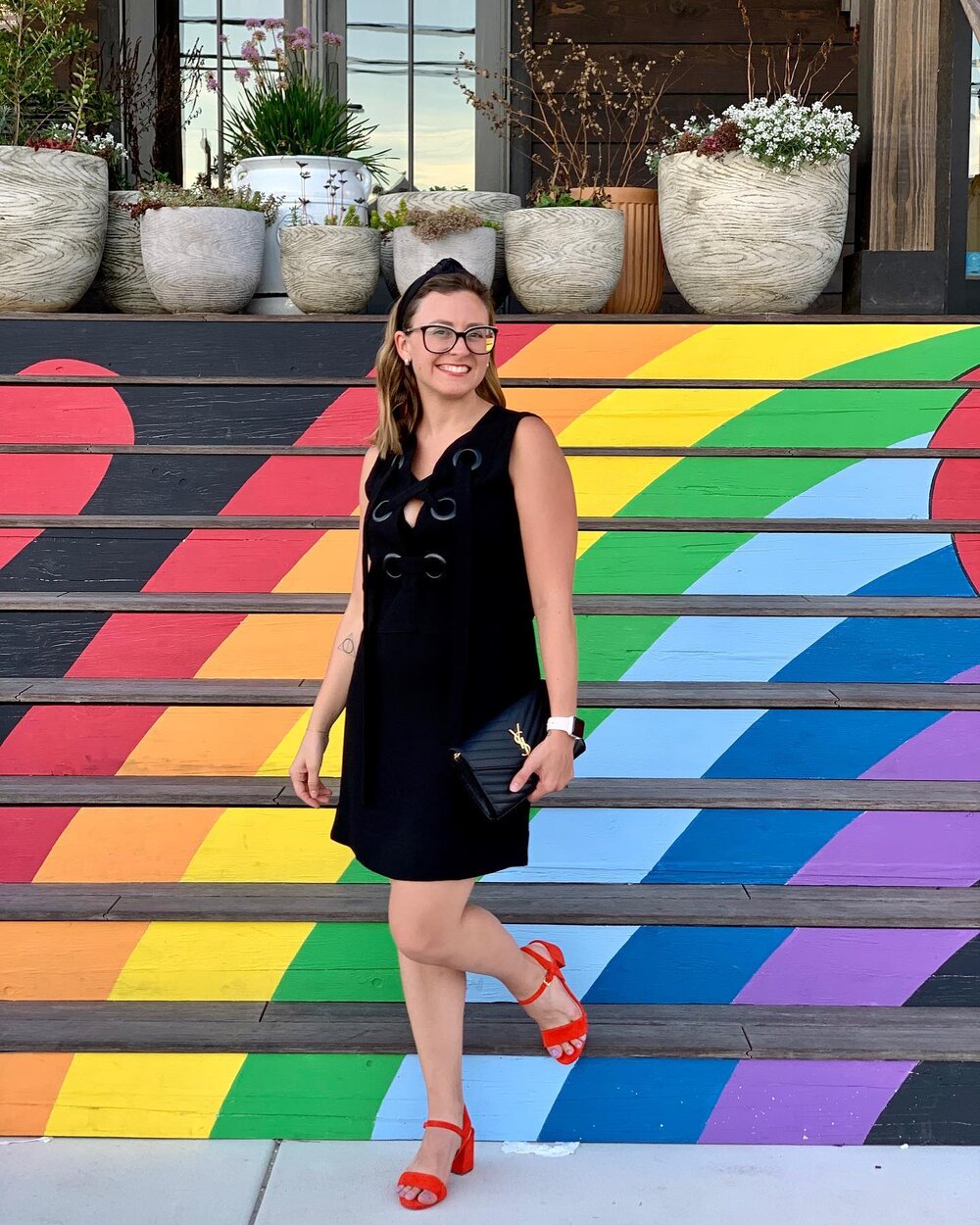 Last vacation night out with my new lace up LBD and a whole lot of ❤️🧡💛💚💙💜