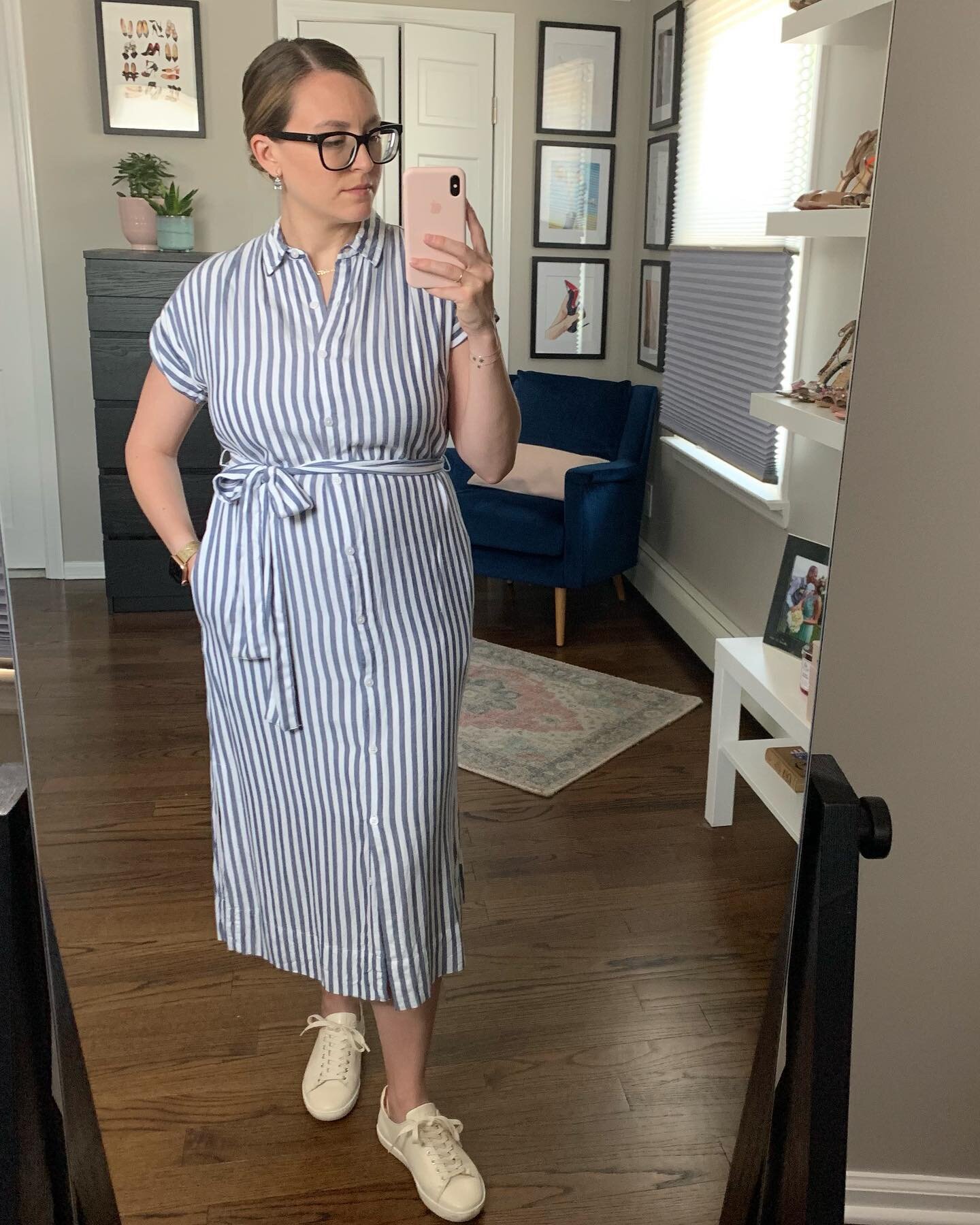 TFW you switch over to your summer closet (better late than never) and rediscover a last summer quarantine @gap dress purchase that&rsquo;s both BF-friendly and vertical stripe slimming. Woot! 🎉