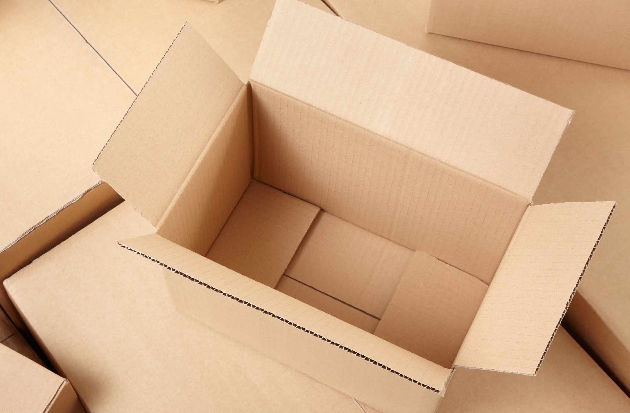 why you shouldn't use cardboard boxes for moving