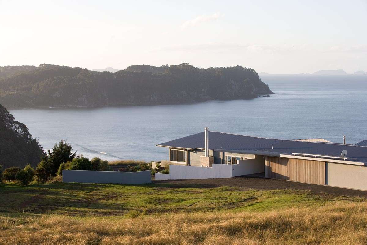 HOT WATER BEACH HOUSE
