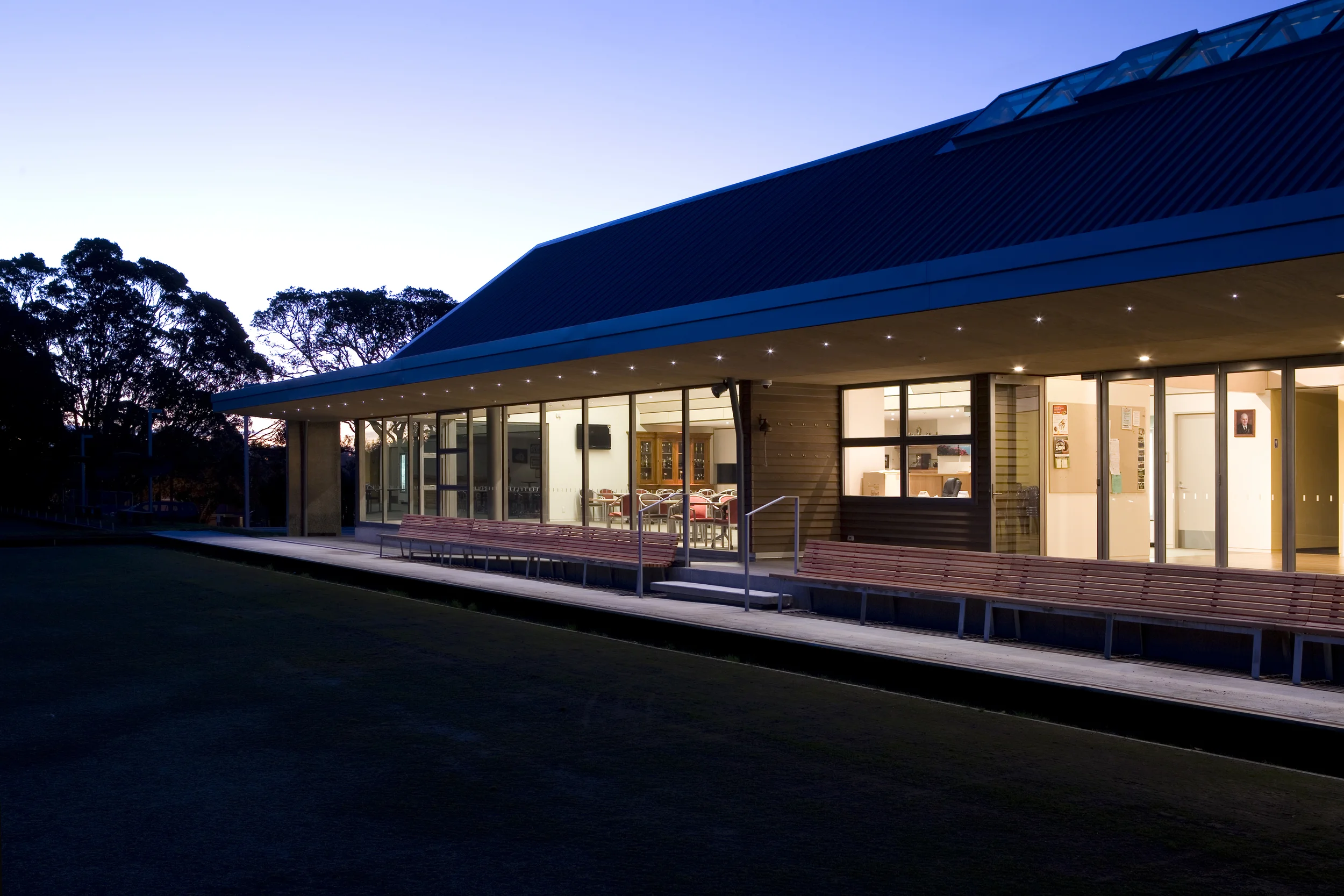 TWILIGHT FADES WITH CLUB IN THE FOREGROUND // CARLTON CORNWALL BOWLING CLUB