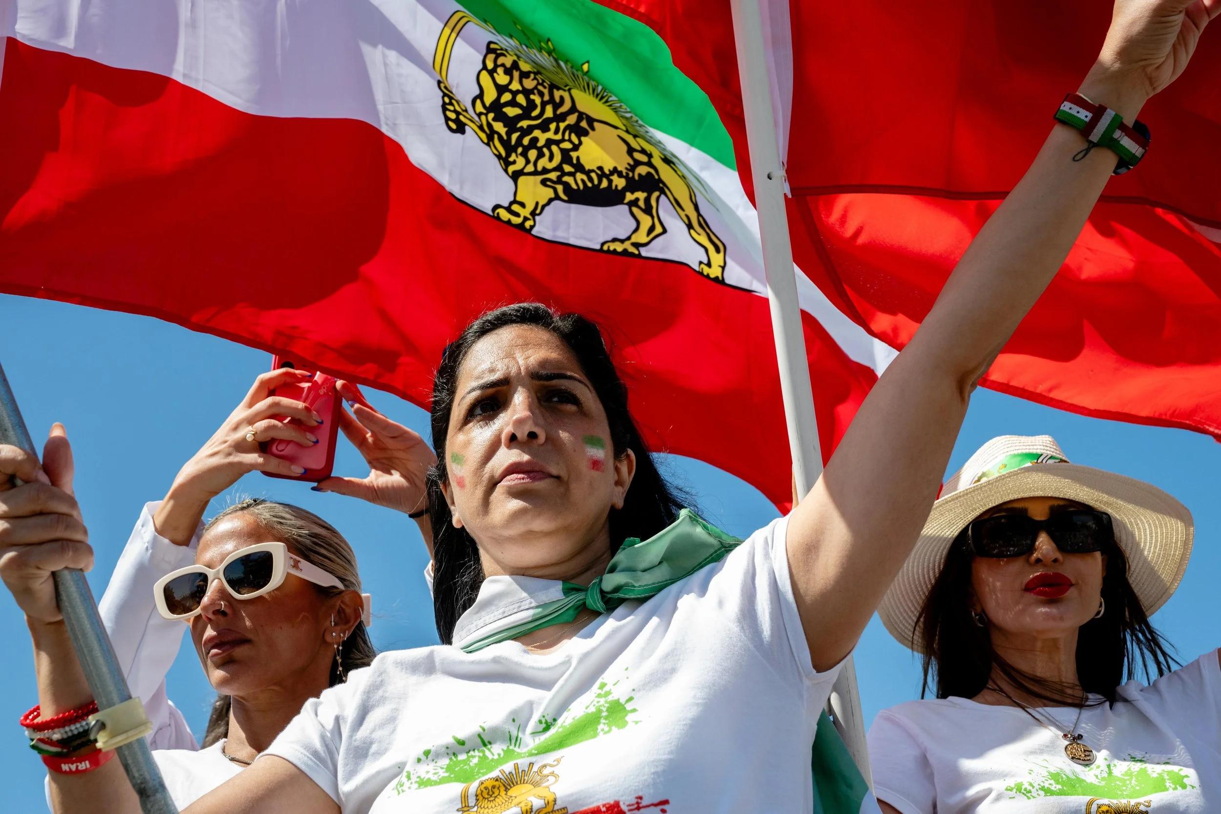 Kouchaki_SoFiIranFlagProtest_-11.jpg
