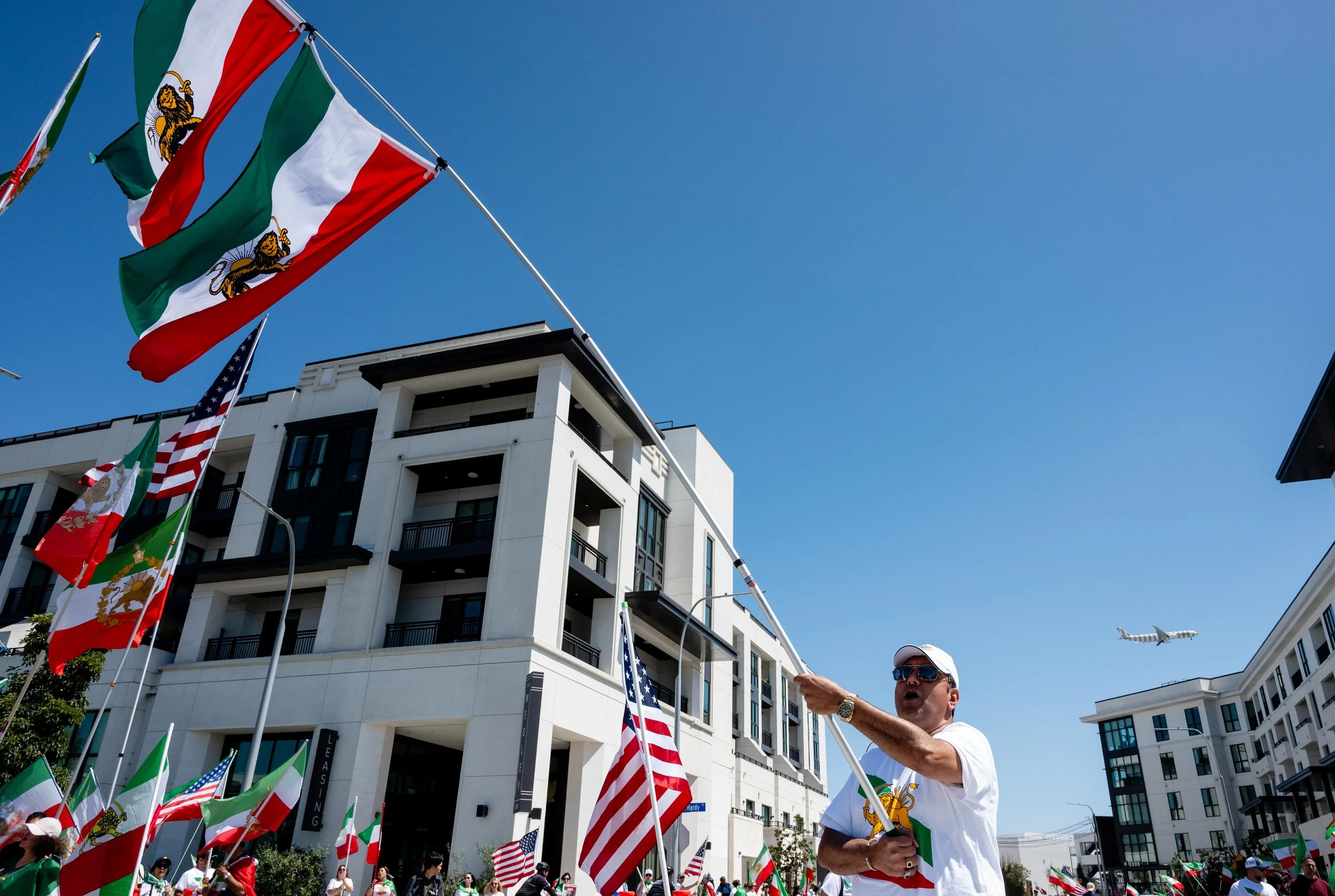 Kouchaki_SoFiIranFlagProtest_-1.jpg