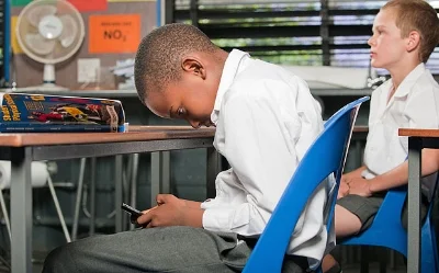 image courtesy of: https://www.telegraph.co.uk/news/health/news/11935291/Children-becoming-hunchbacks-due-to-addiction-to-smart-phones.html
