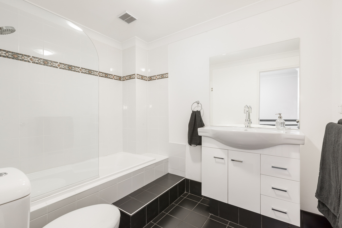 21-753 New Canterbury Bathroom-1 - Web.jpg