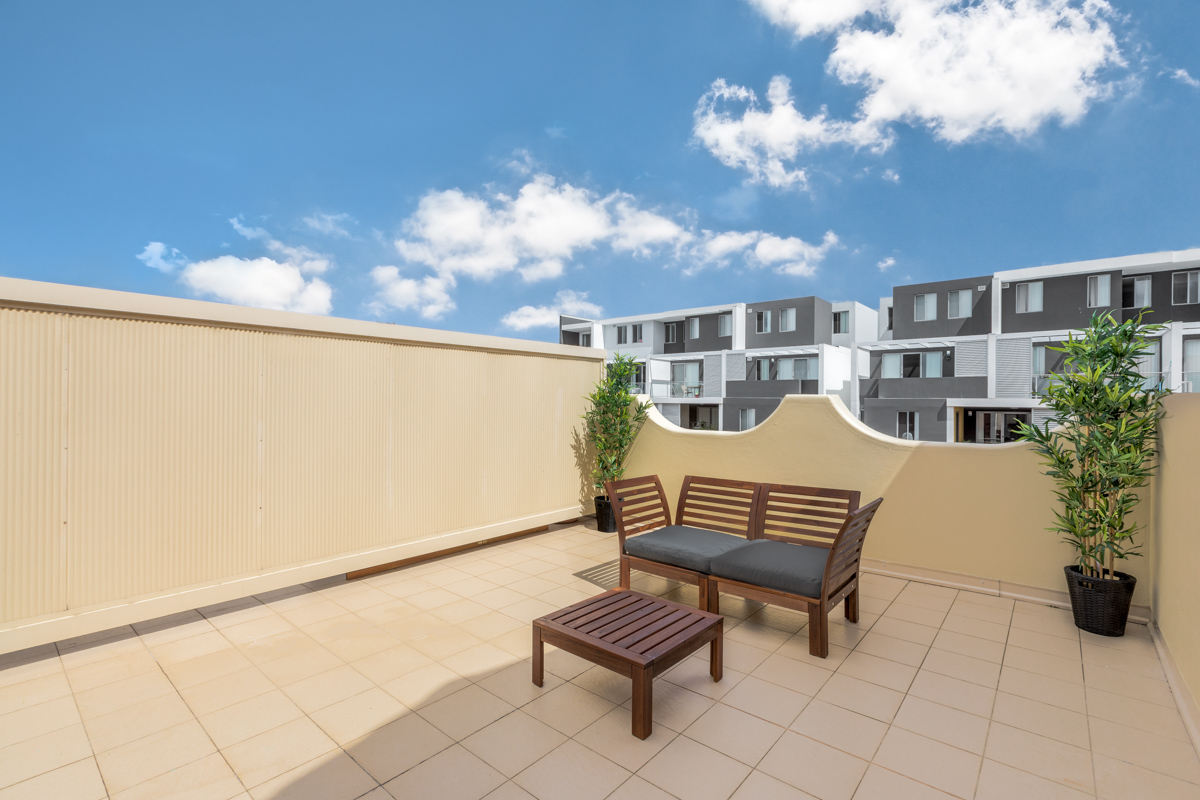 21-753 New Canterbury Balcony-1 - Web.jpg