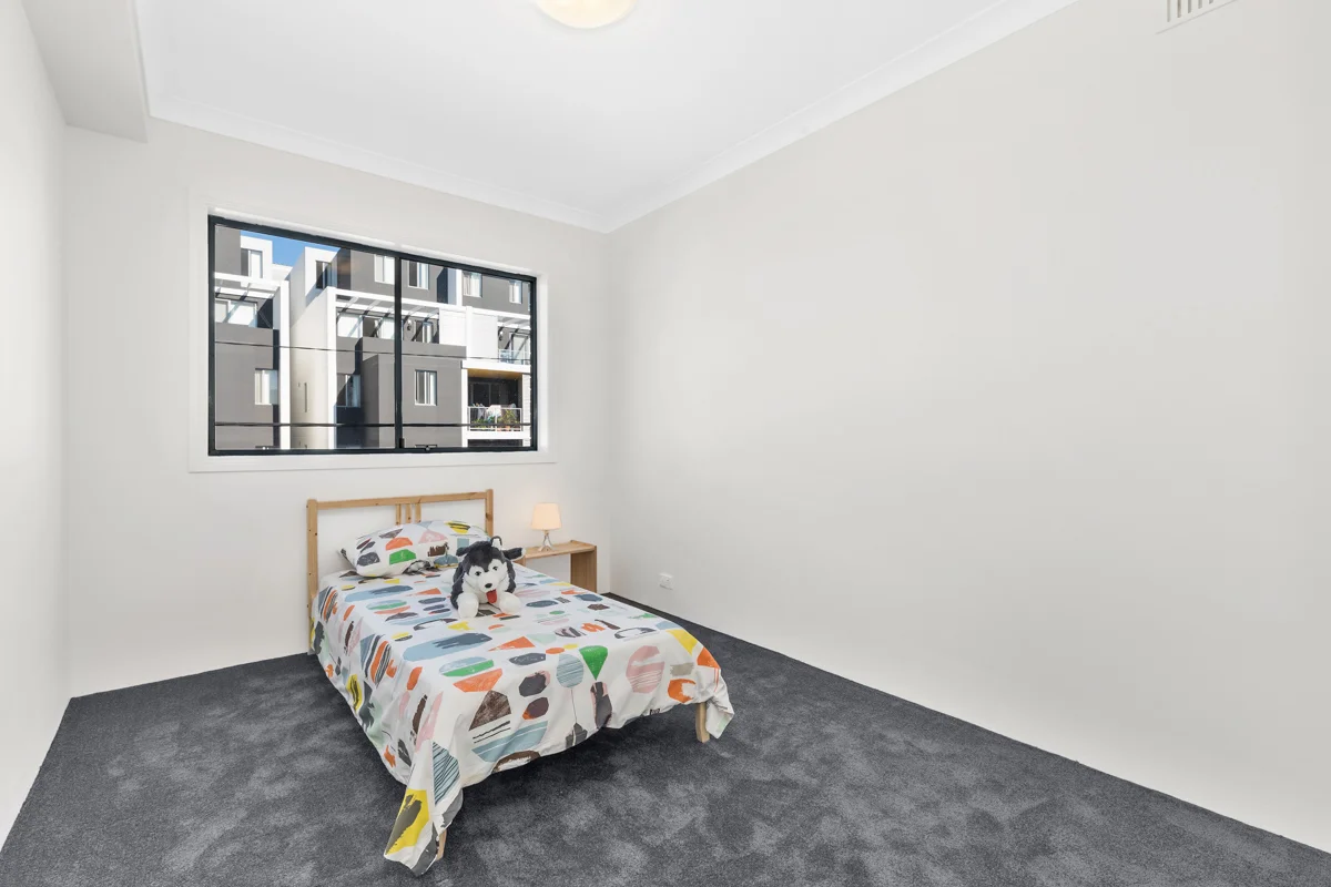 18-753 New Caterbury - Bedroom2 - Web.jpg