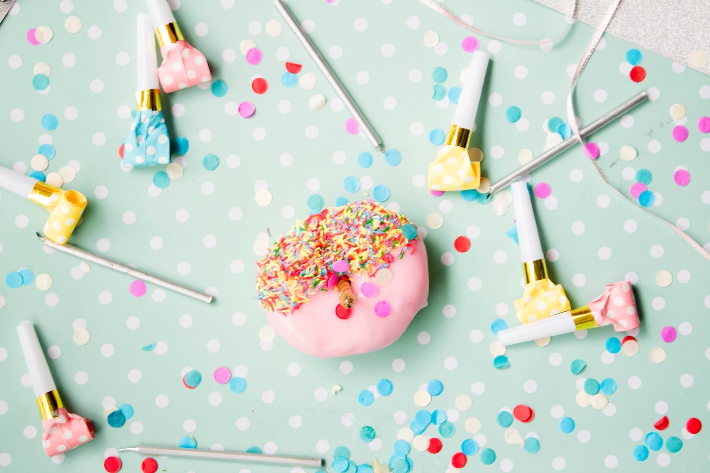s-o-c-i-a-l-c-u-t-630666-unsplash-min.jpg