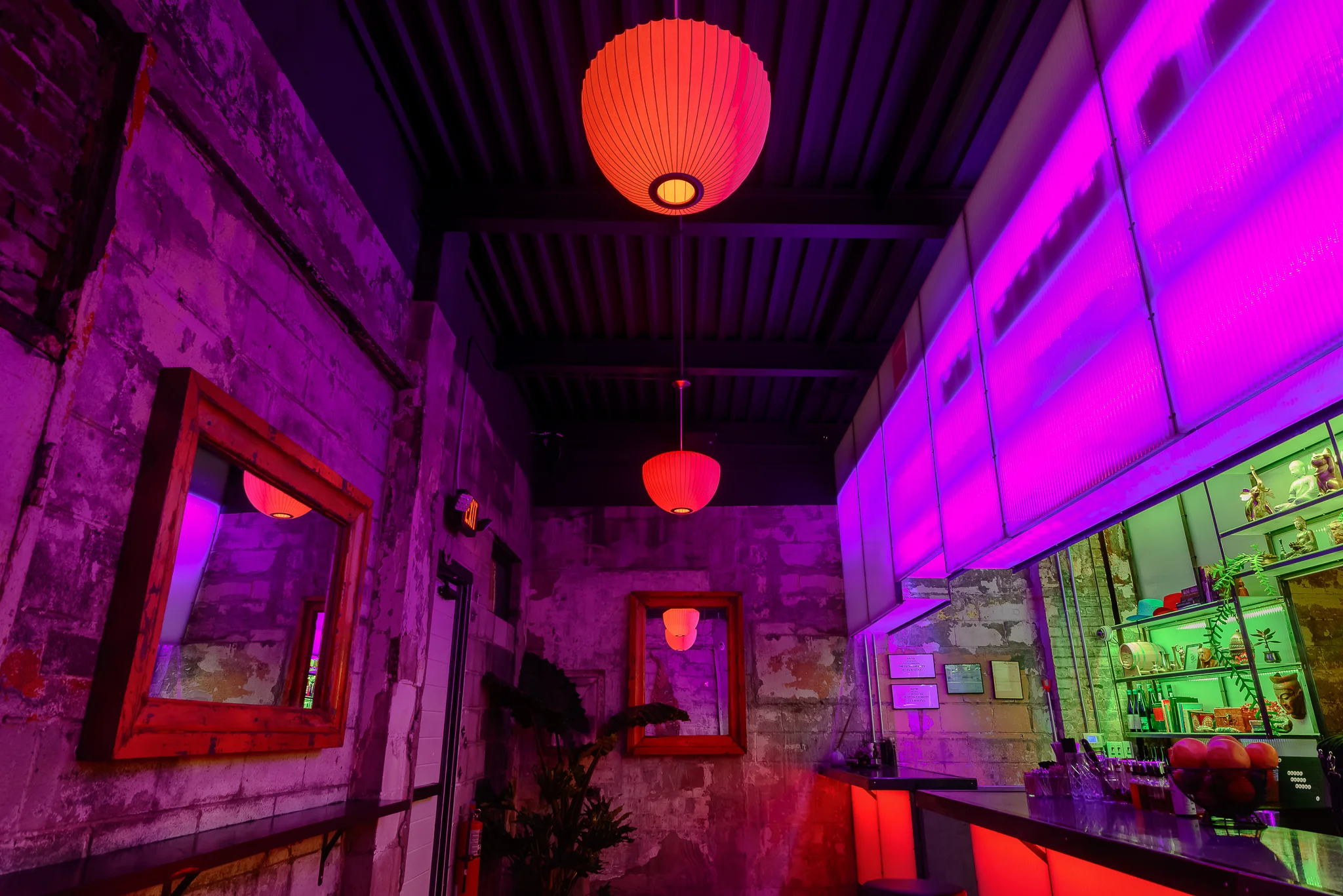 katoi_bar_interior_night.jpg
