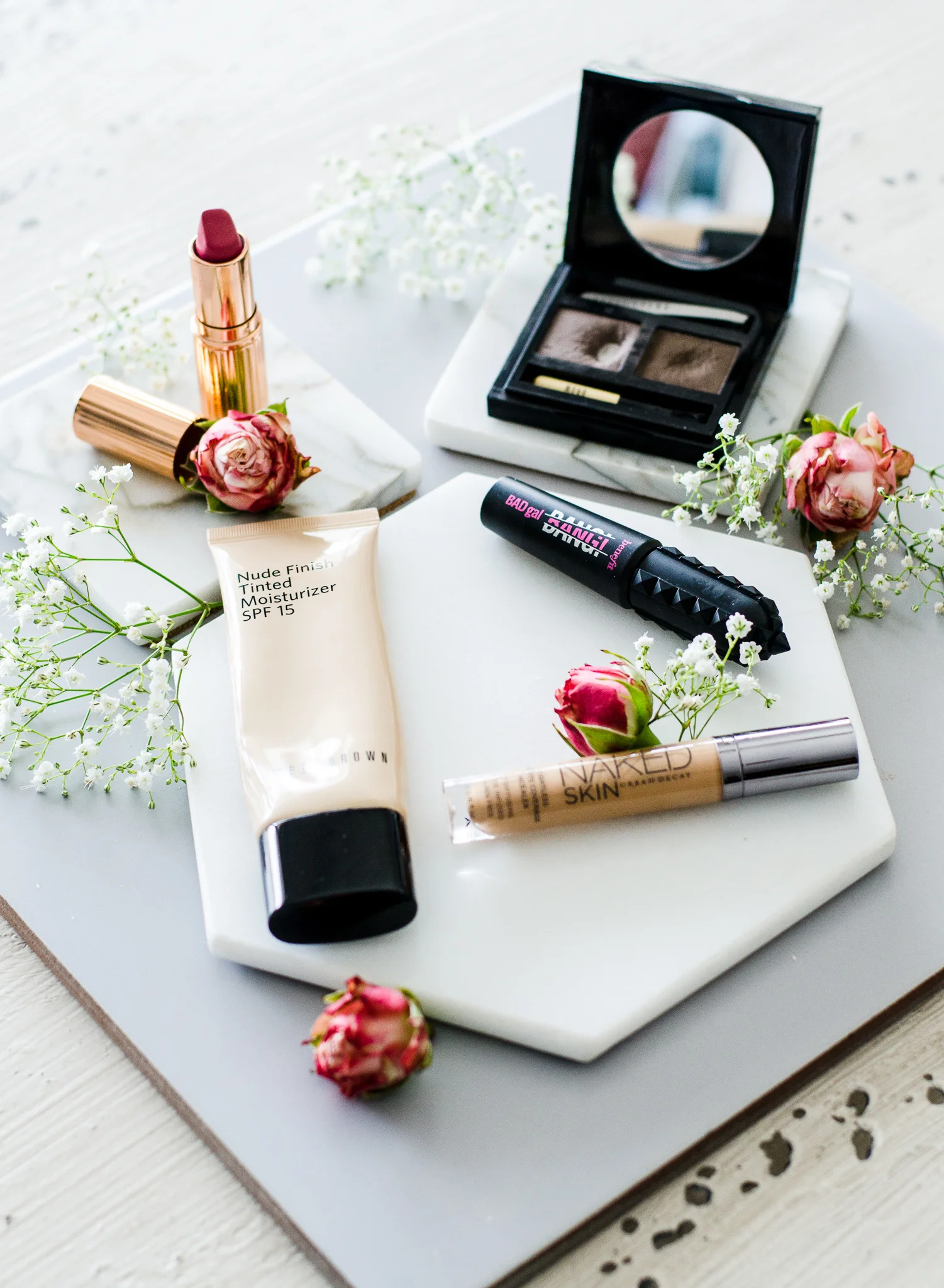 Under 5 minutes Makeup Essentials