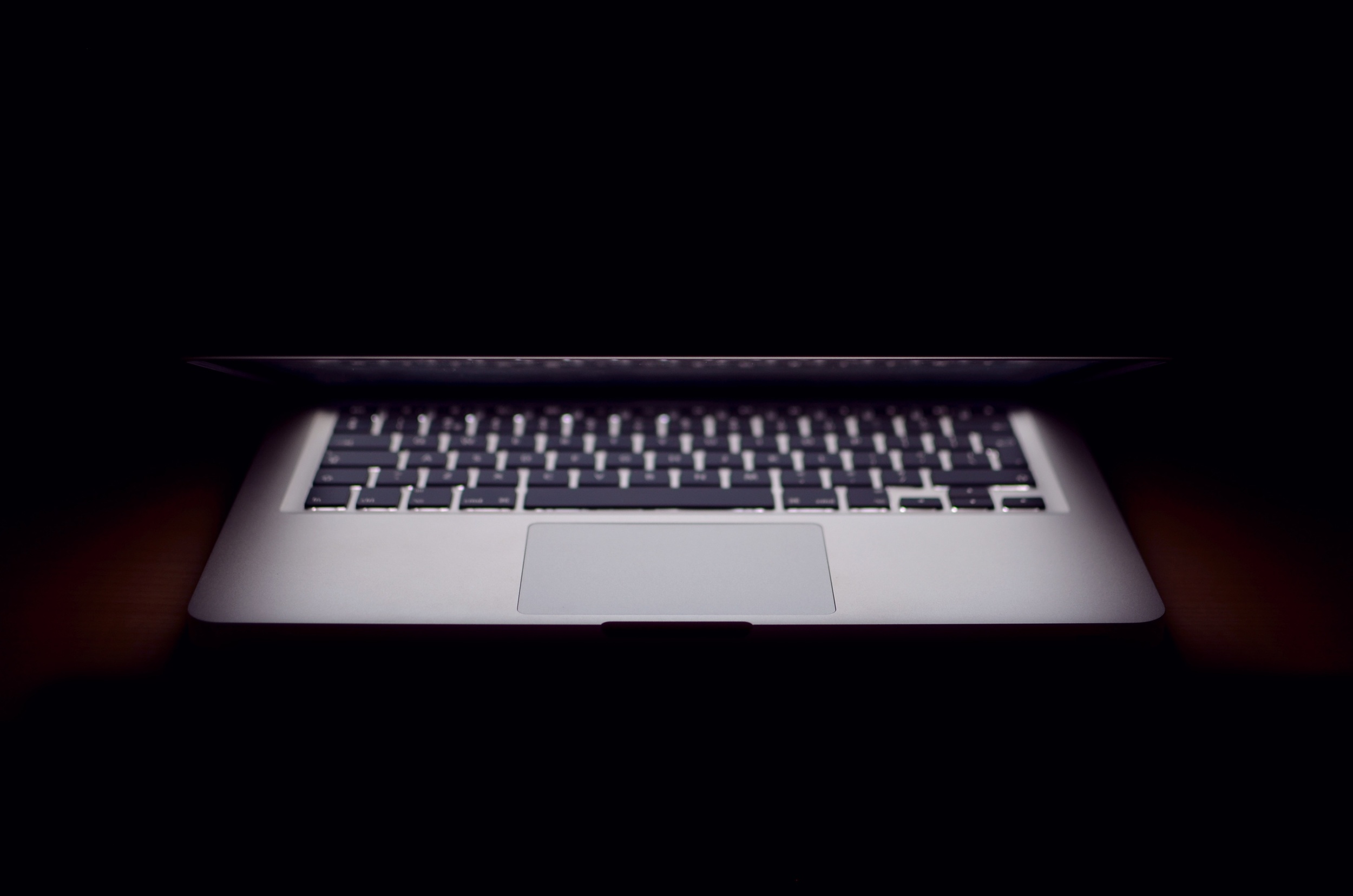 6HJtLkJSDqjqlE2NipEu_macbook.jpg