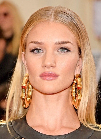 Rosie-Huntington-Whiteley-Sleek-Middle-Parted-Hairstyle.jpg