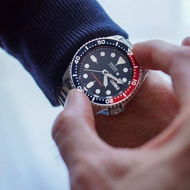 Sharing @a_watchguys_life action shot of the SKX. Classic shot of a tool in action. -
- - -
-

#SEIKO #seikowatch #seikowatches #skx #seikodiver  #seikoskx #divewatch  #toolwatch - &bull;
&bull; &bull;
&bull; 
Use the tag #AffordableWT to be regramme