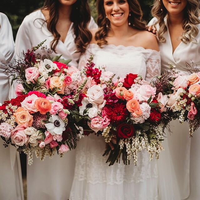 Just a whole bunch of bouquet goodness 😍

One of our favourite wedding days is now live on @hellomaymagazine 🥰 Go check out all the magic from Ellie and Nathan&rsquo;s big day! 
Photography @thepaperfox 
Wearing @amy_new 
Florals by @aisleofeden
Ma