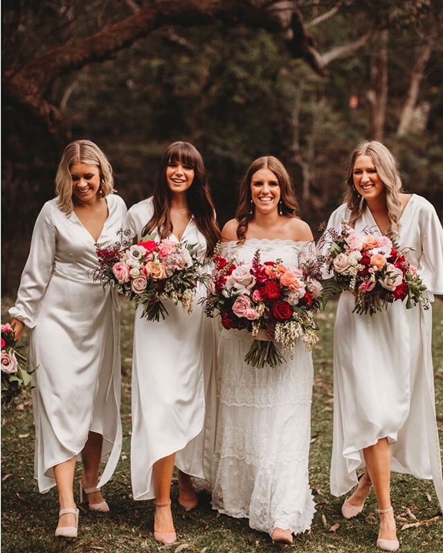 Girl gang 😎

One of our favourite wedding days is now live on @hellomaymagazine 🥰 Go check out all the magic from Ellie and Nathan&rsquo;s big day! 
Photography @thepaperfox 
Wearing @amy_new 
Florals by @aisleofeden
Make up by @themakeupsociety_ 
