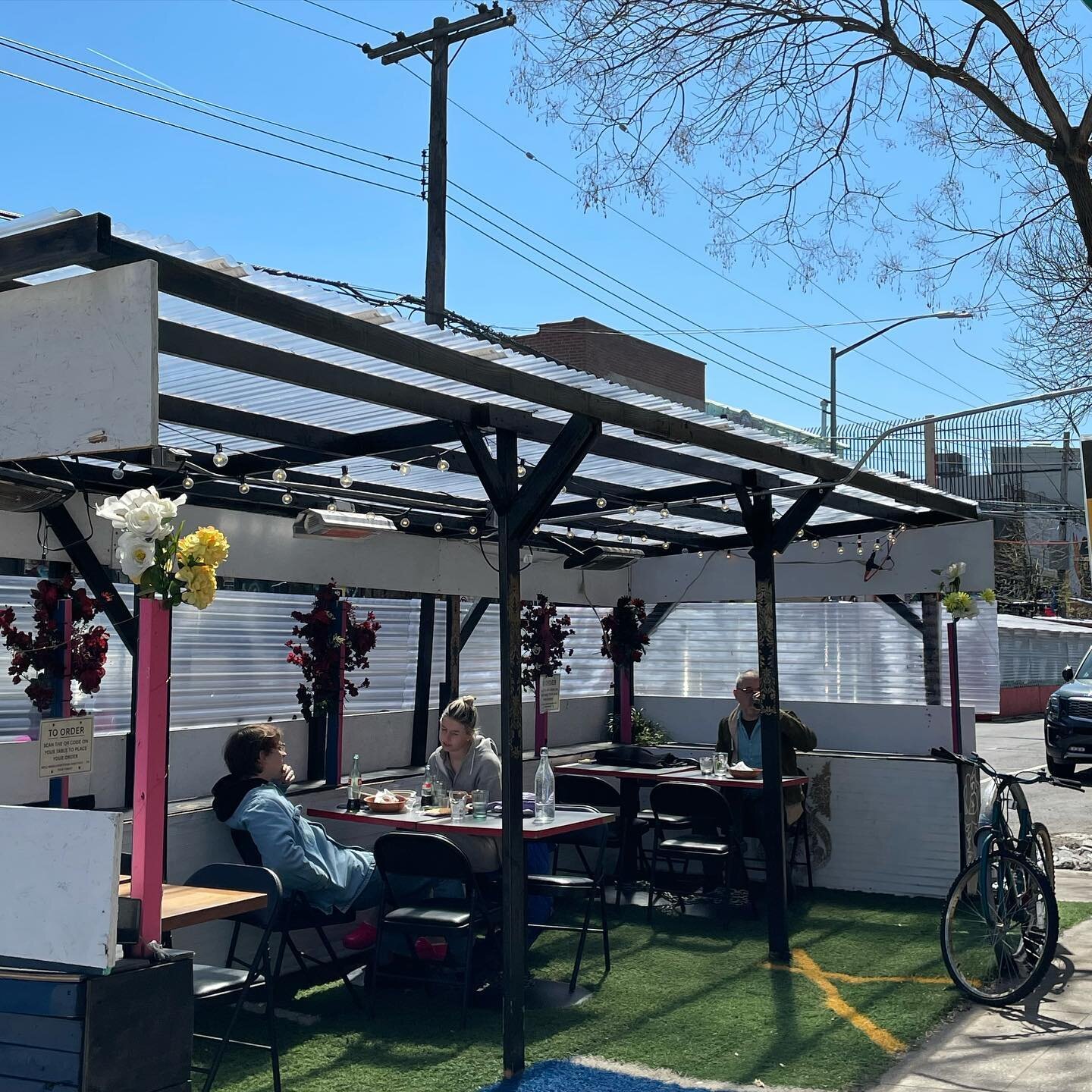 Spring has sprung in Bushwick ☀️🌻🌿 and we&rsquo;ve got lots of outdoor space!  Now staying open *later* Thursday - Saturday till 11pm 🌙 🍹 

#bushwick #falafel #outdoordining  #supportlocal