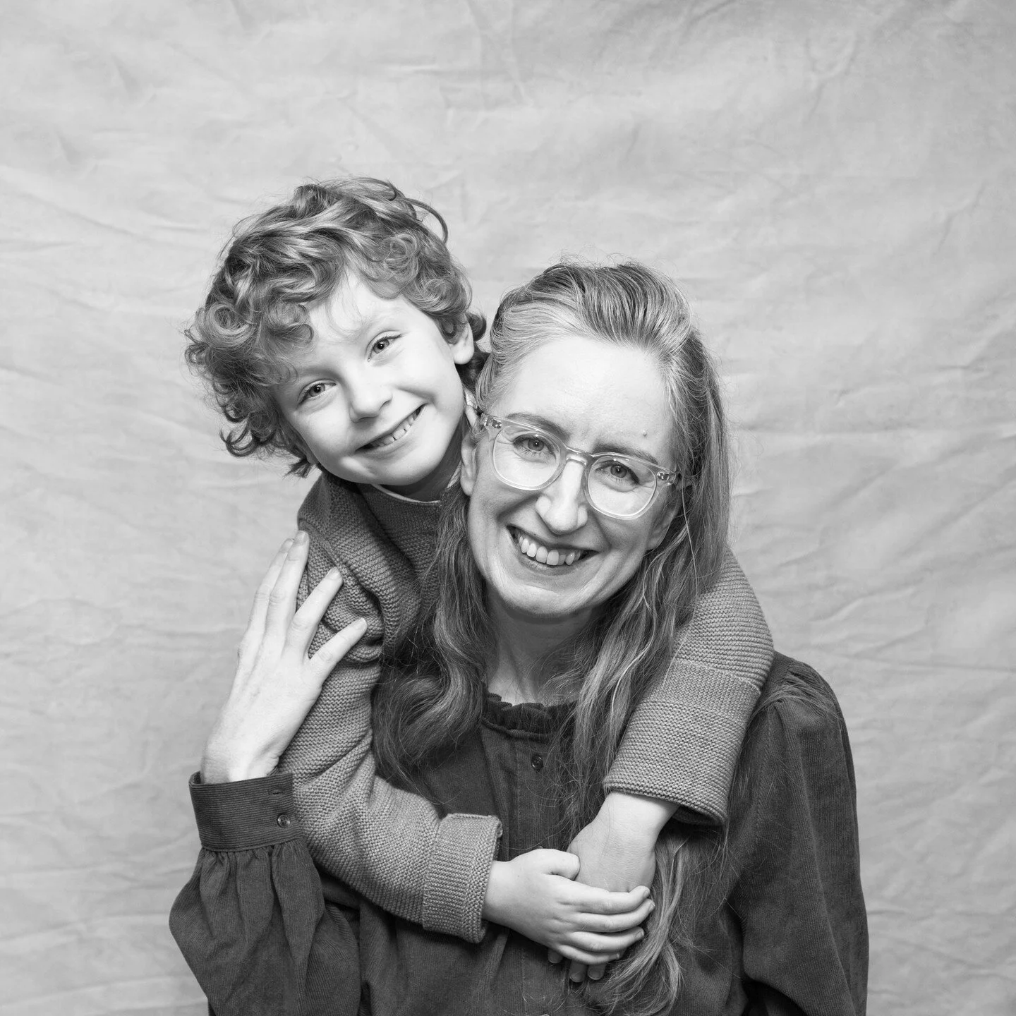 Lovely family.. who were celebrating thanks giving with a photoshoot. Don't forget Mothers day is coming soon, and its a good time to book in a photo shoot. Studio and on location shoots available