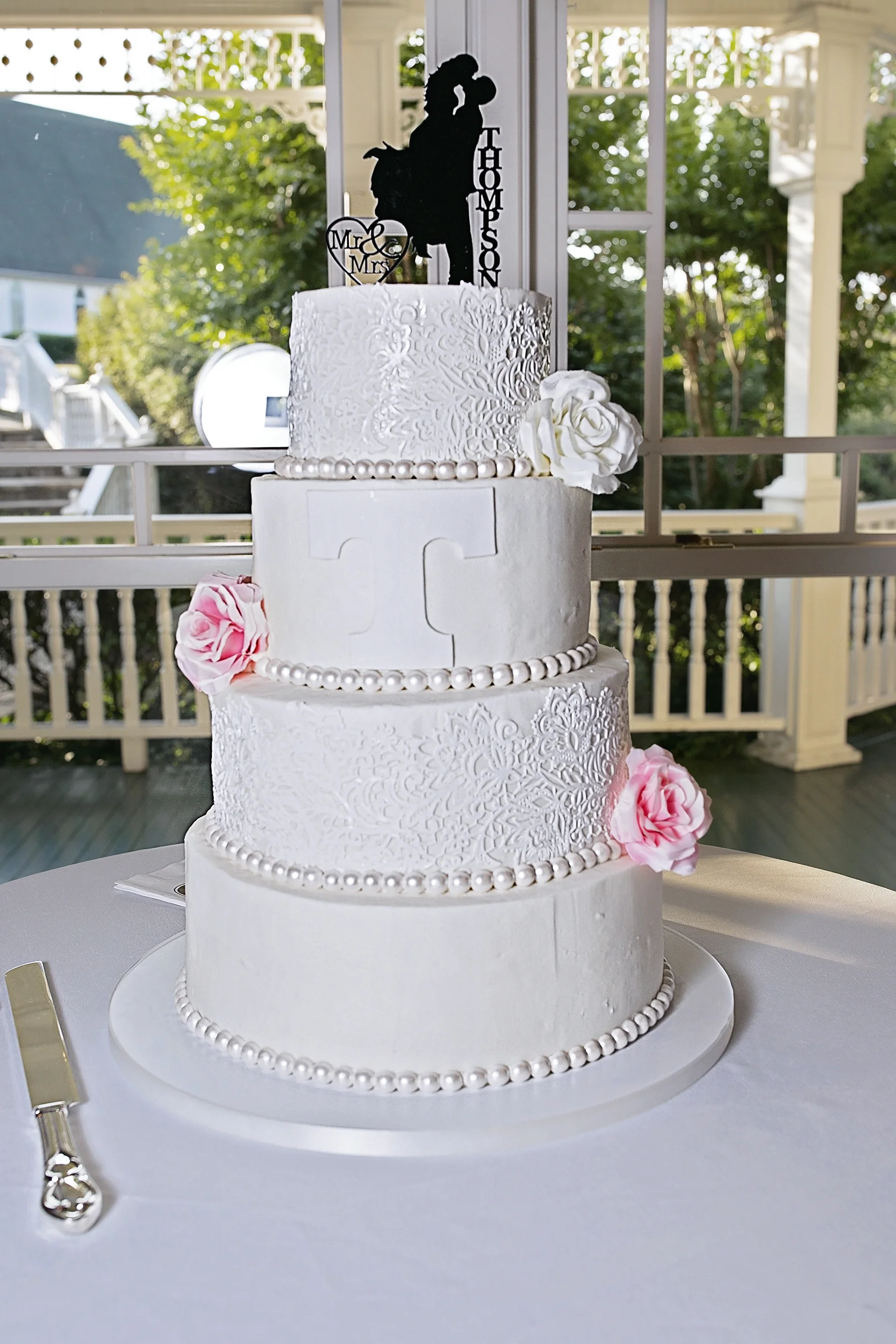 Beautiful Wedding Cake at Whitestone Inn Wedding Venue, TN