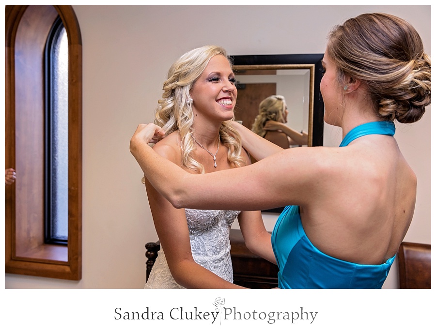A special moment between the Maid of Honor and Bride