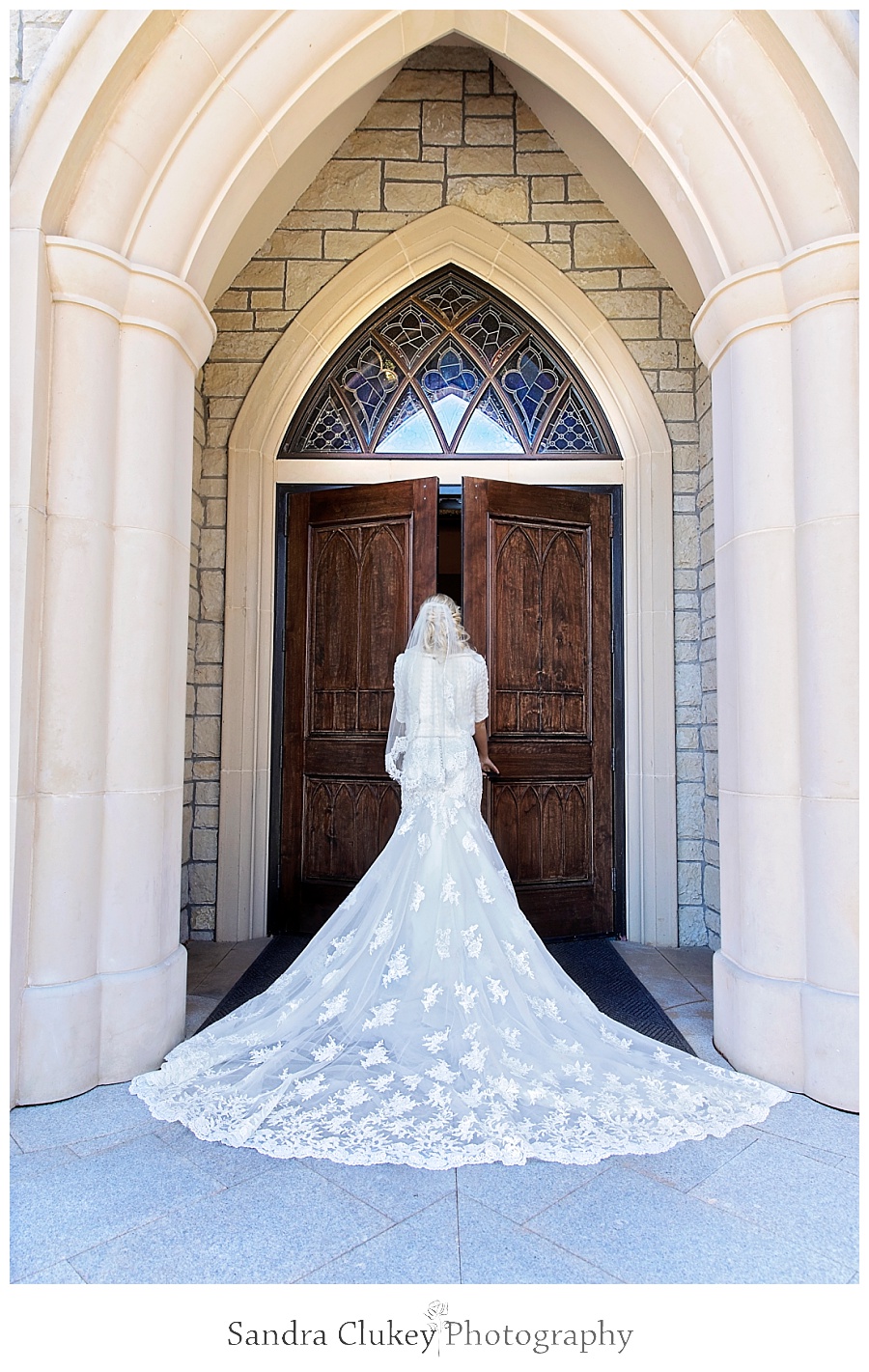 Bride enters chapel