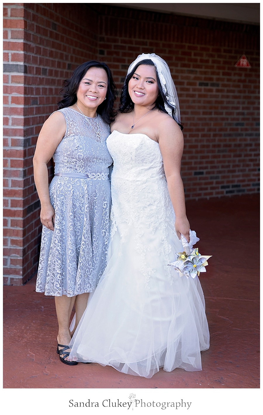 Stunning bride with Mom