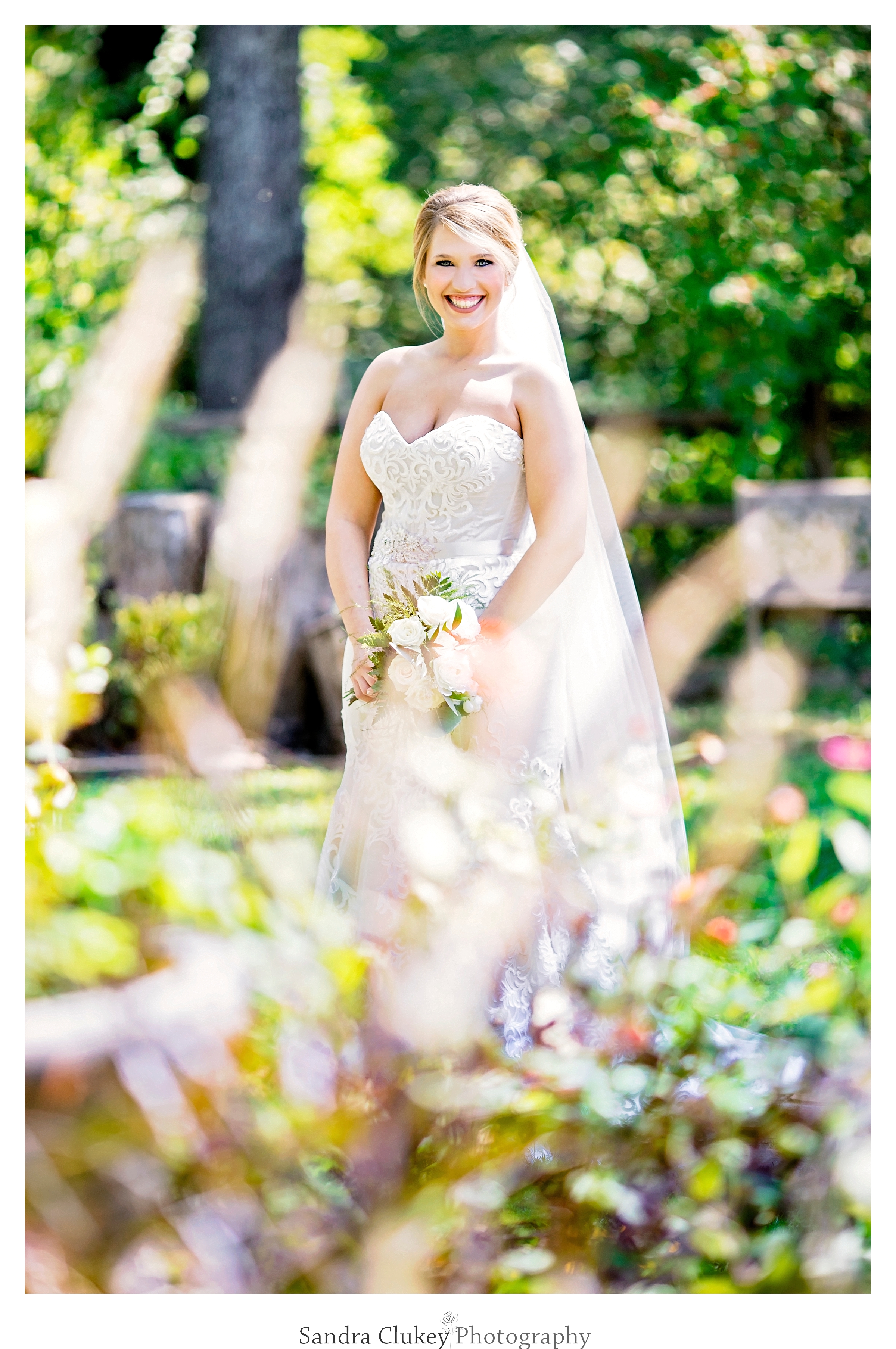 Brides remarkable image of beauty. Tennessee RiverPlace, Chattanooga TN