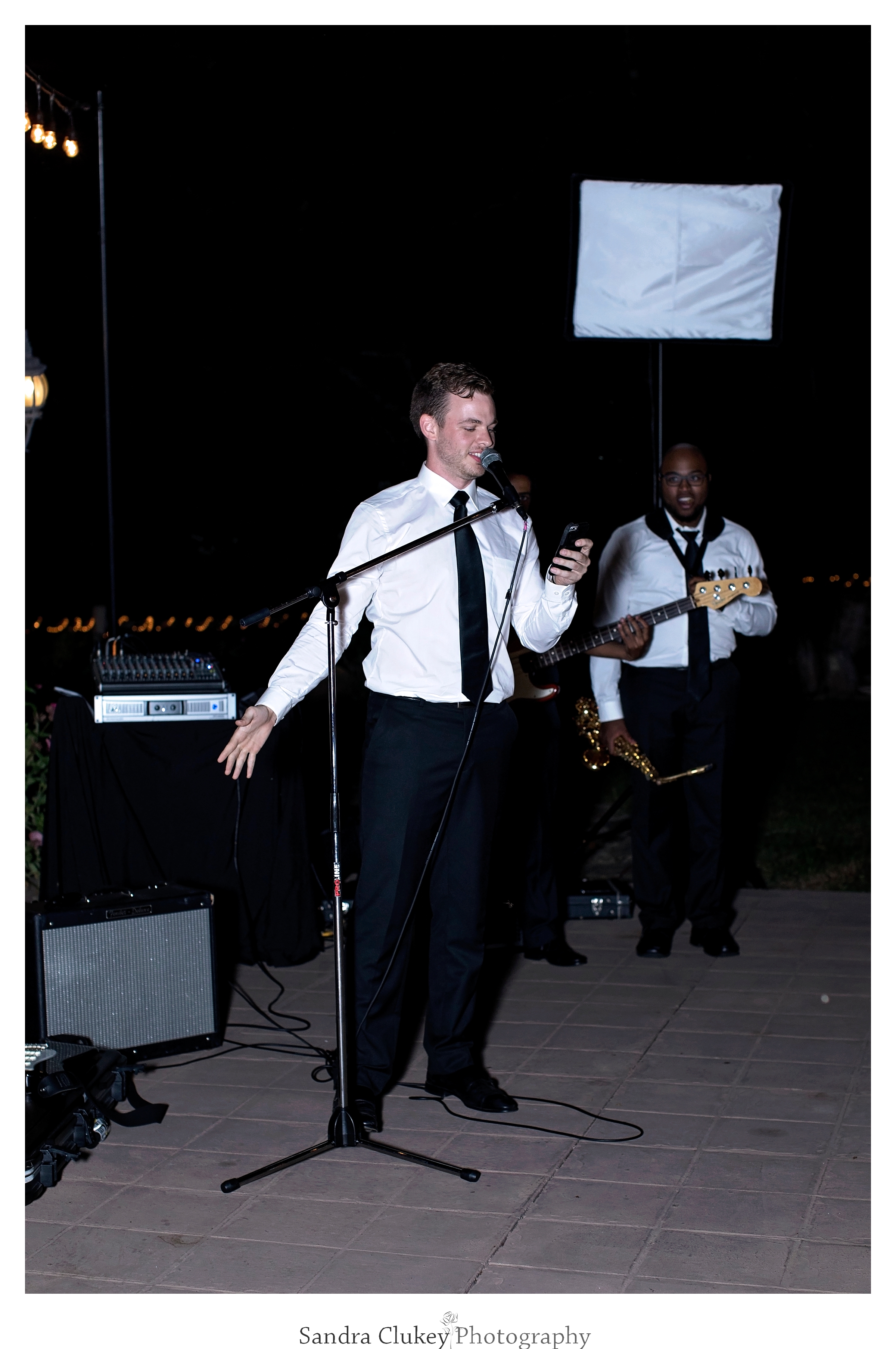 Clark Beckham entertains at Tennessee RiverPlace, Chattanooga TN wedding.