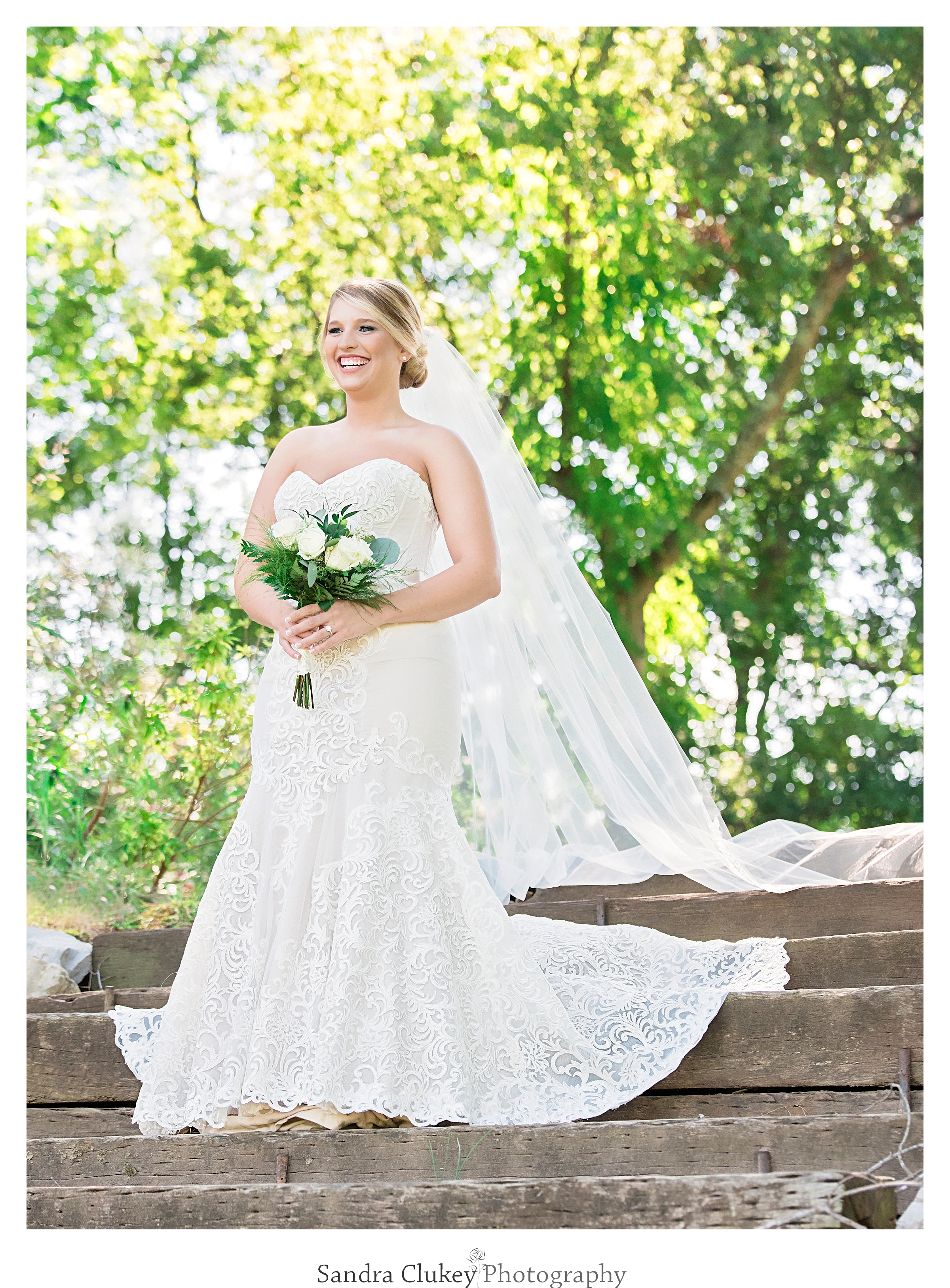 Tennessee RiverPlace Bridal Portrait. Chattanooga TN