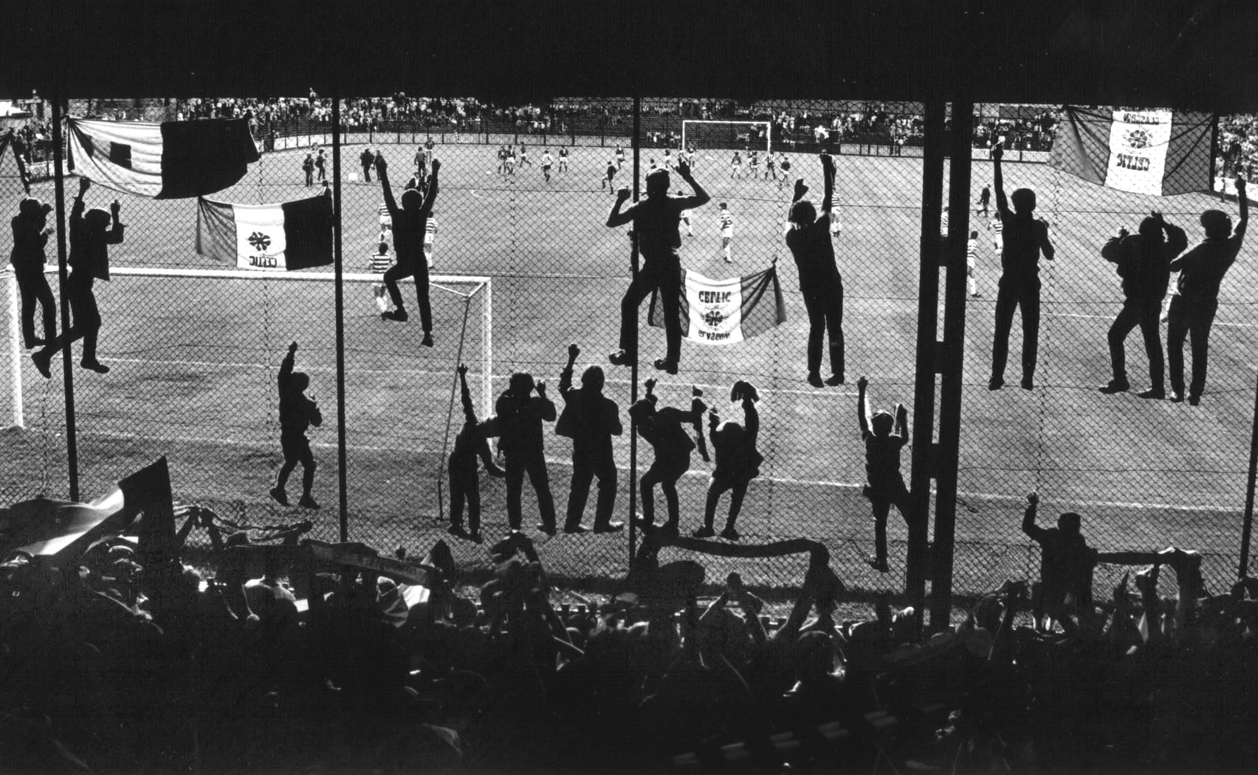 General - Sport Football supporters in cage 1984.jpg