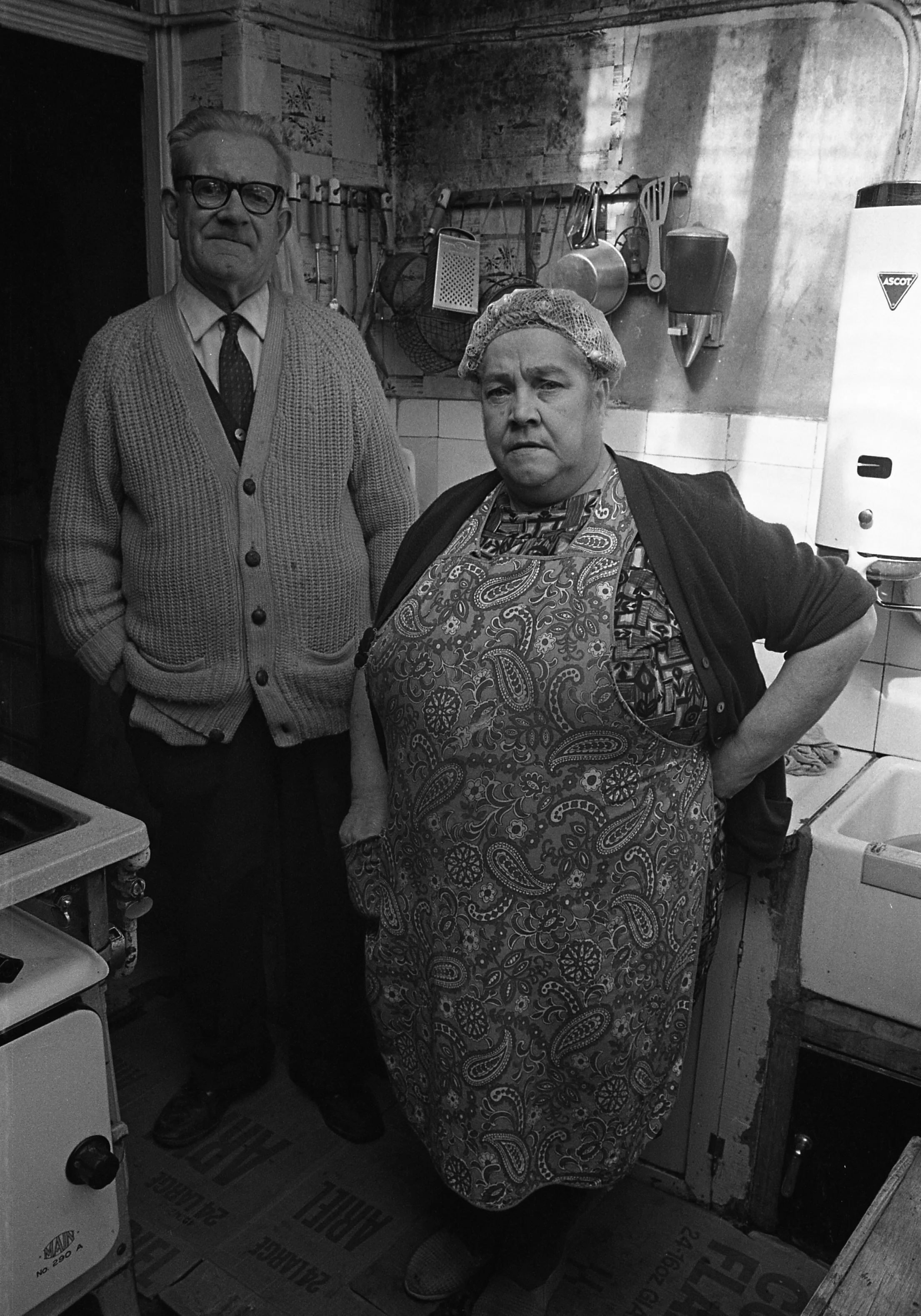 SR1974 - 23 Cassie Bradshaw and husband Bill, Britannic Street.jpg