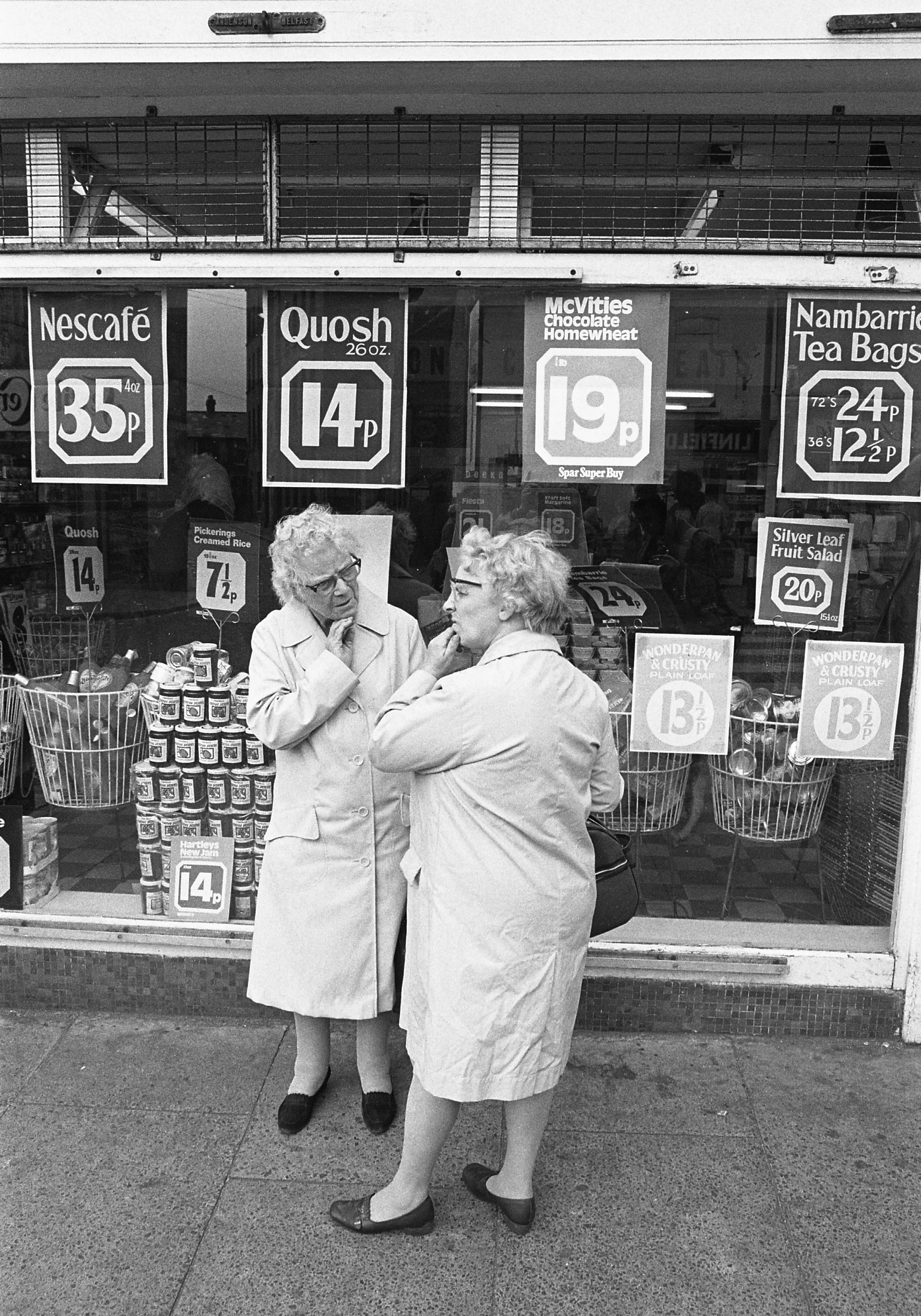 SR1974 - 40 Shoppers.jpg