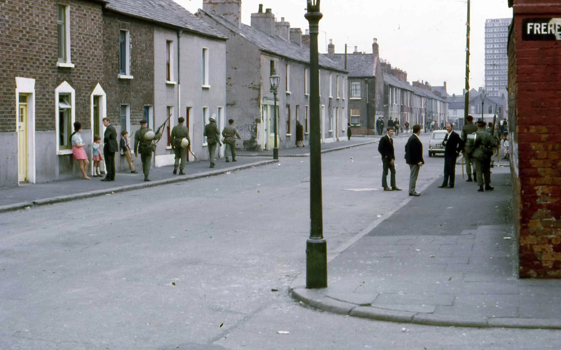 SUNDAY MORNING ROSS STREET 1970.jpg