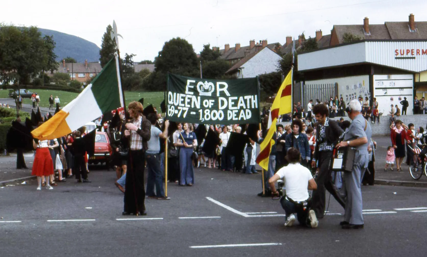 Queen visit 1977 01.jpg