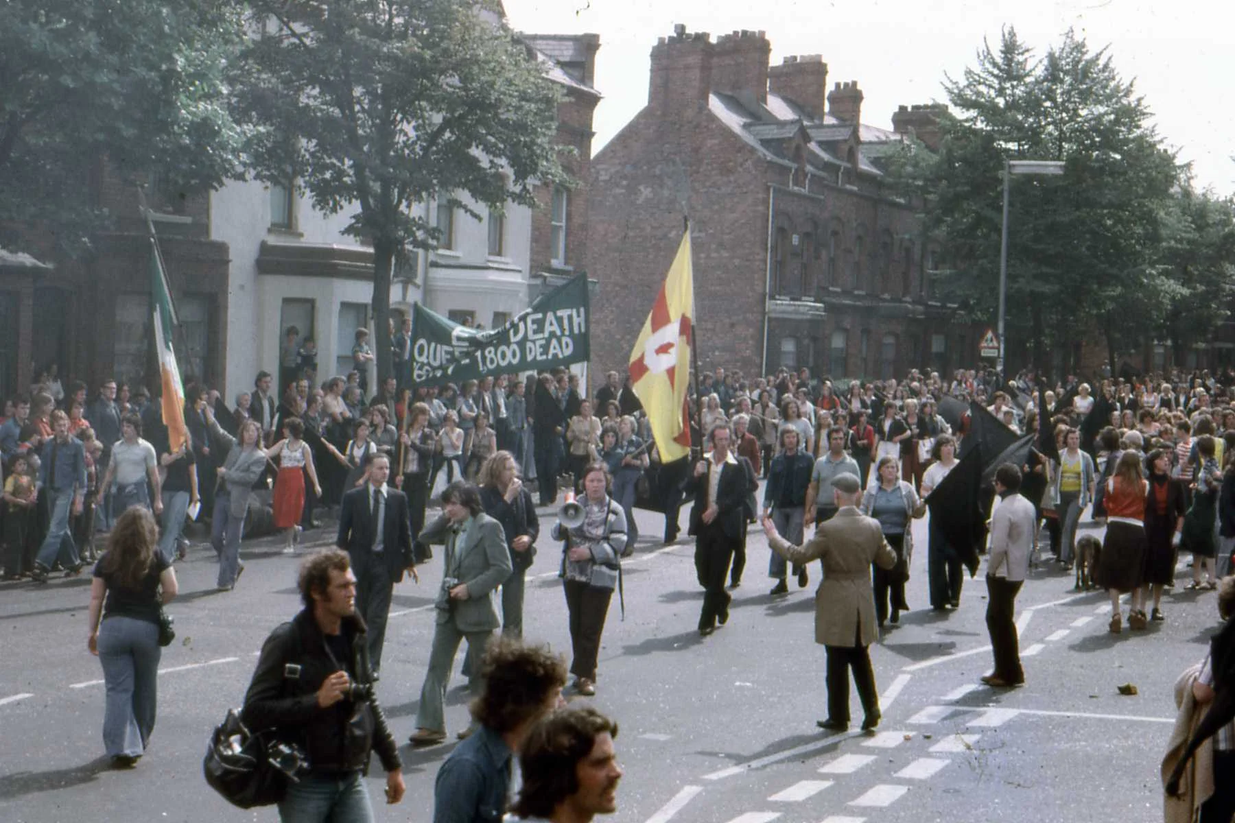 Queen visit 1977 04.jpg
