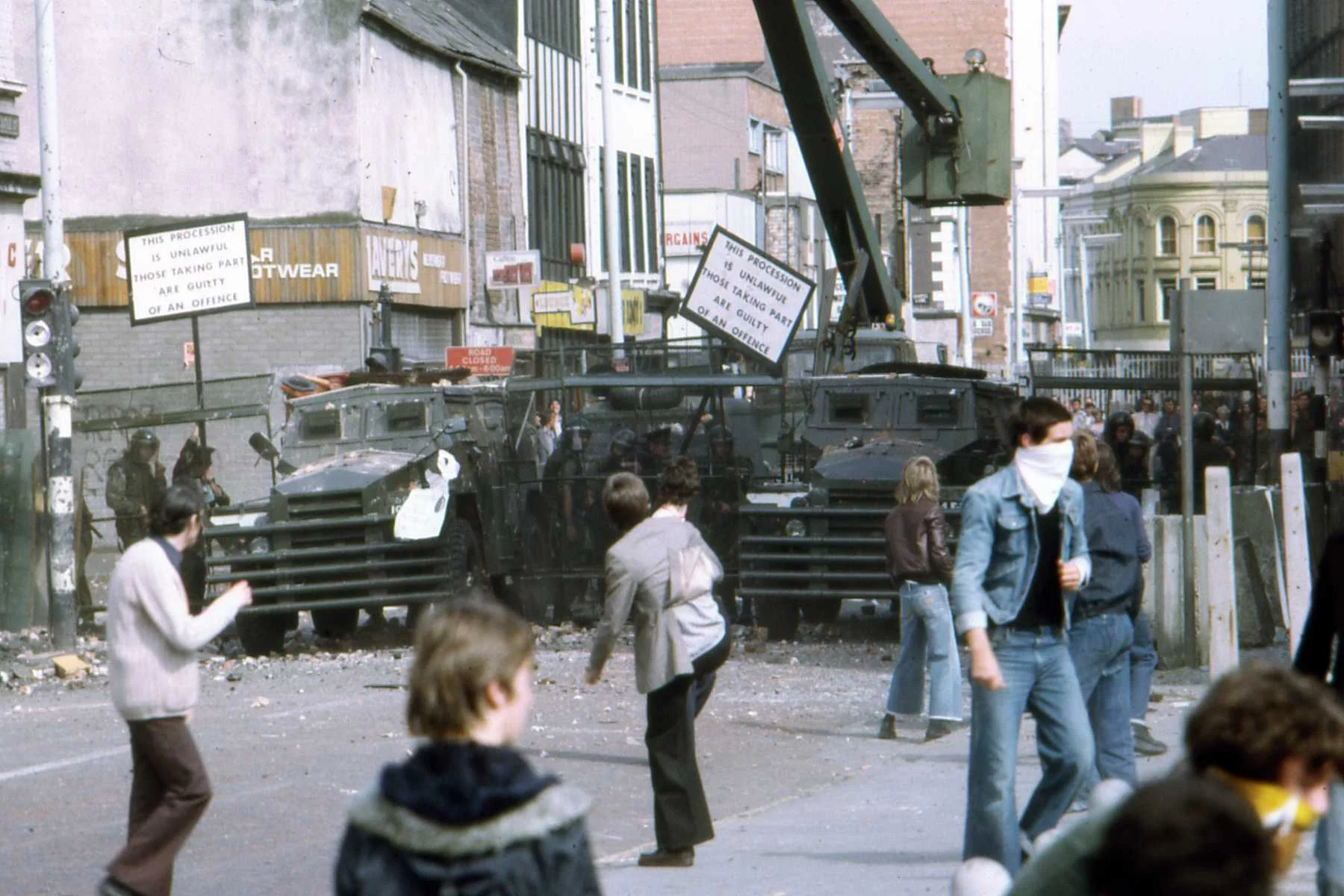 Queen visit 1977 11.jpg