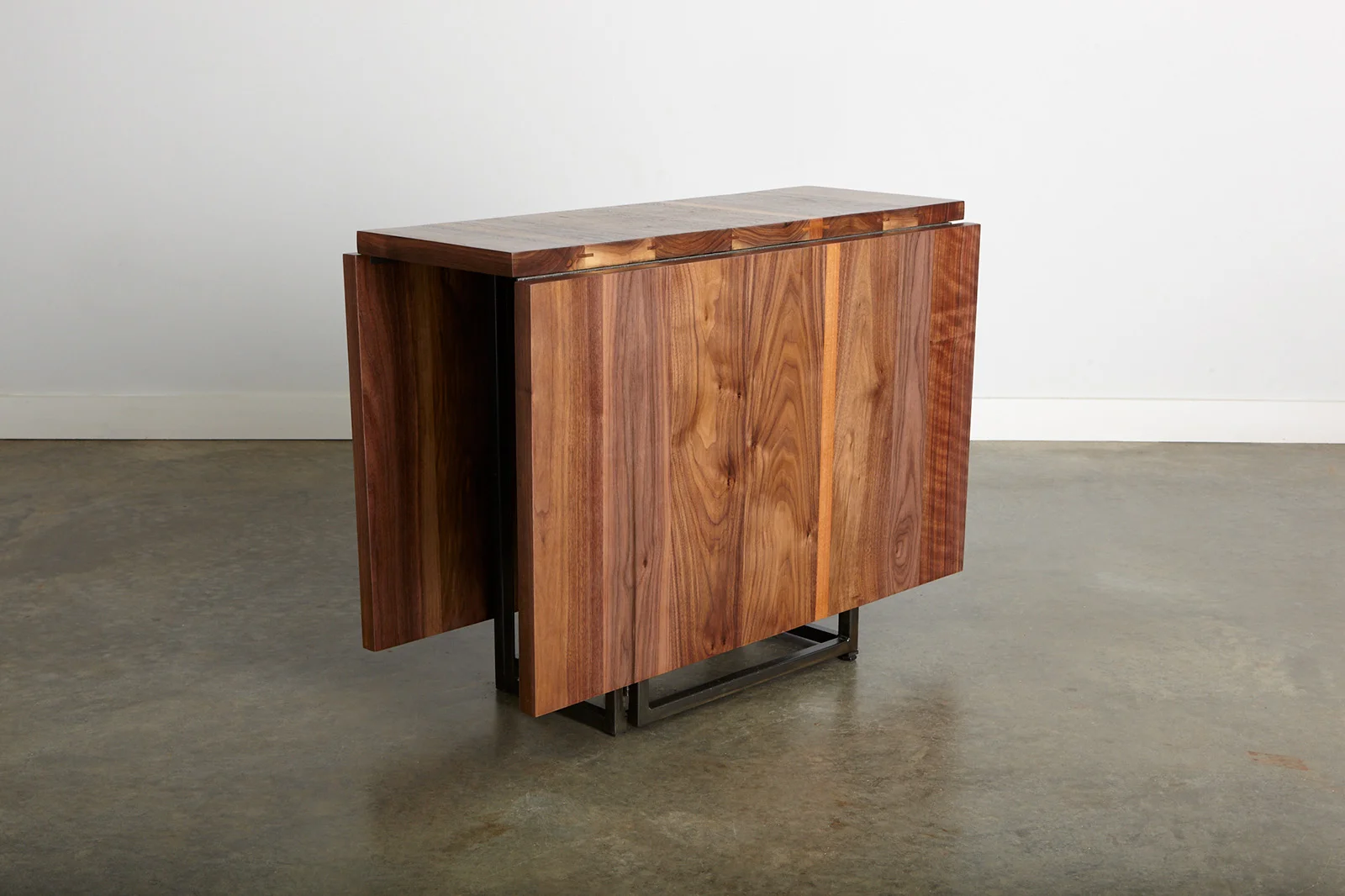 studio folding table and chairs