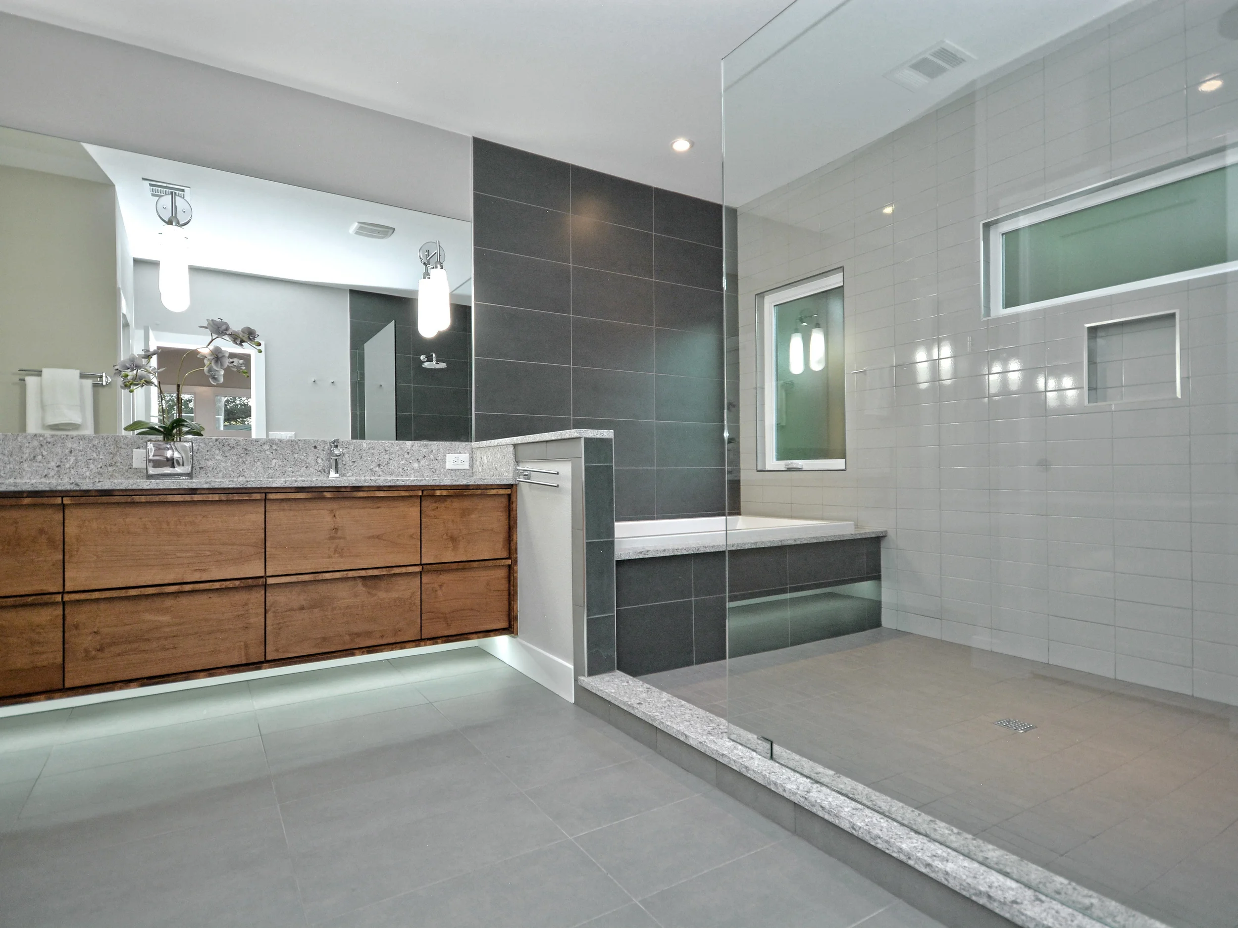029_Master Bathroom.jpg
