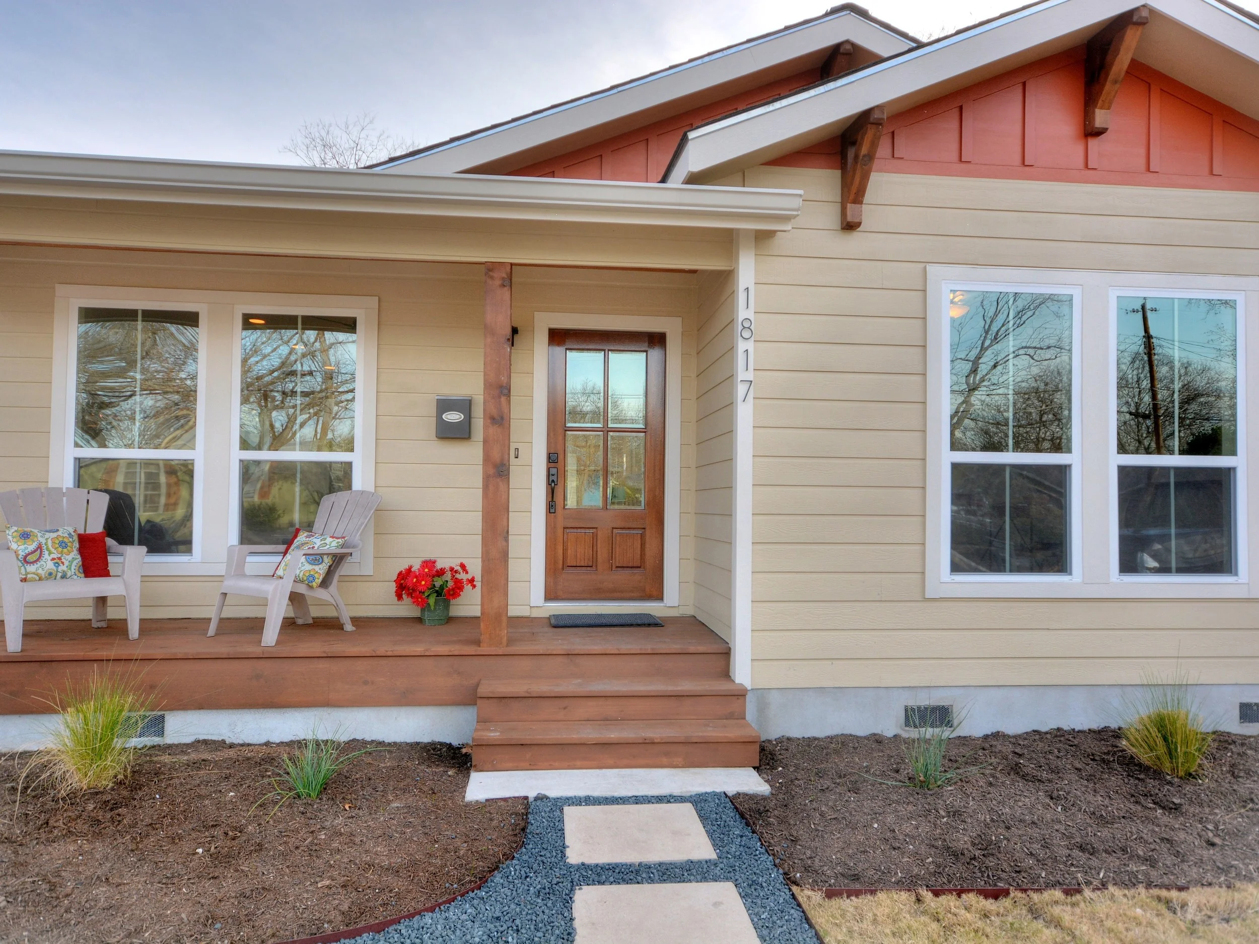 009_Front Entry.jpg