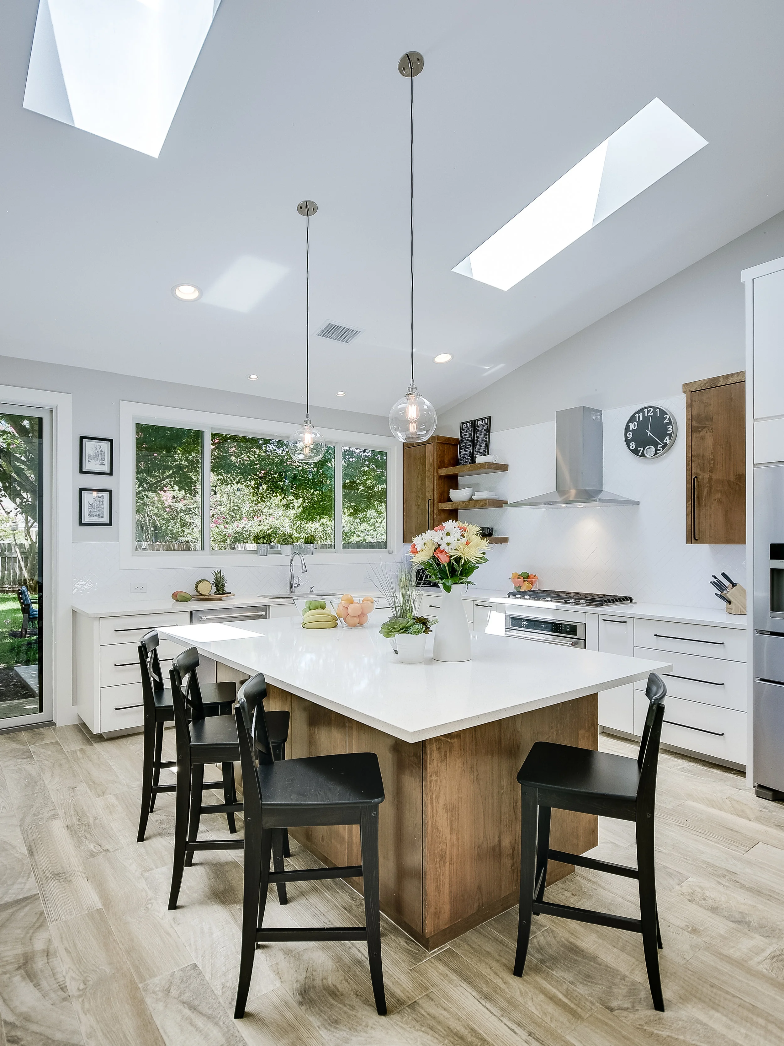 011_Kitchen Island.jpg
